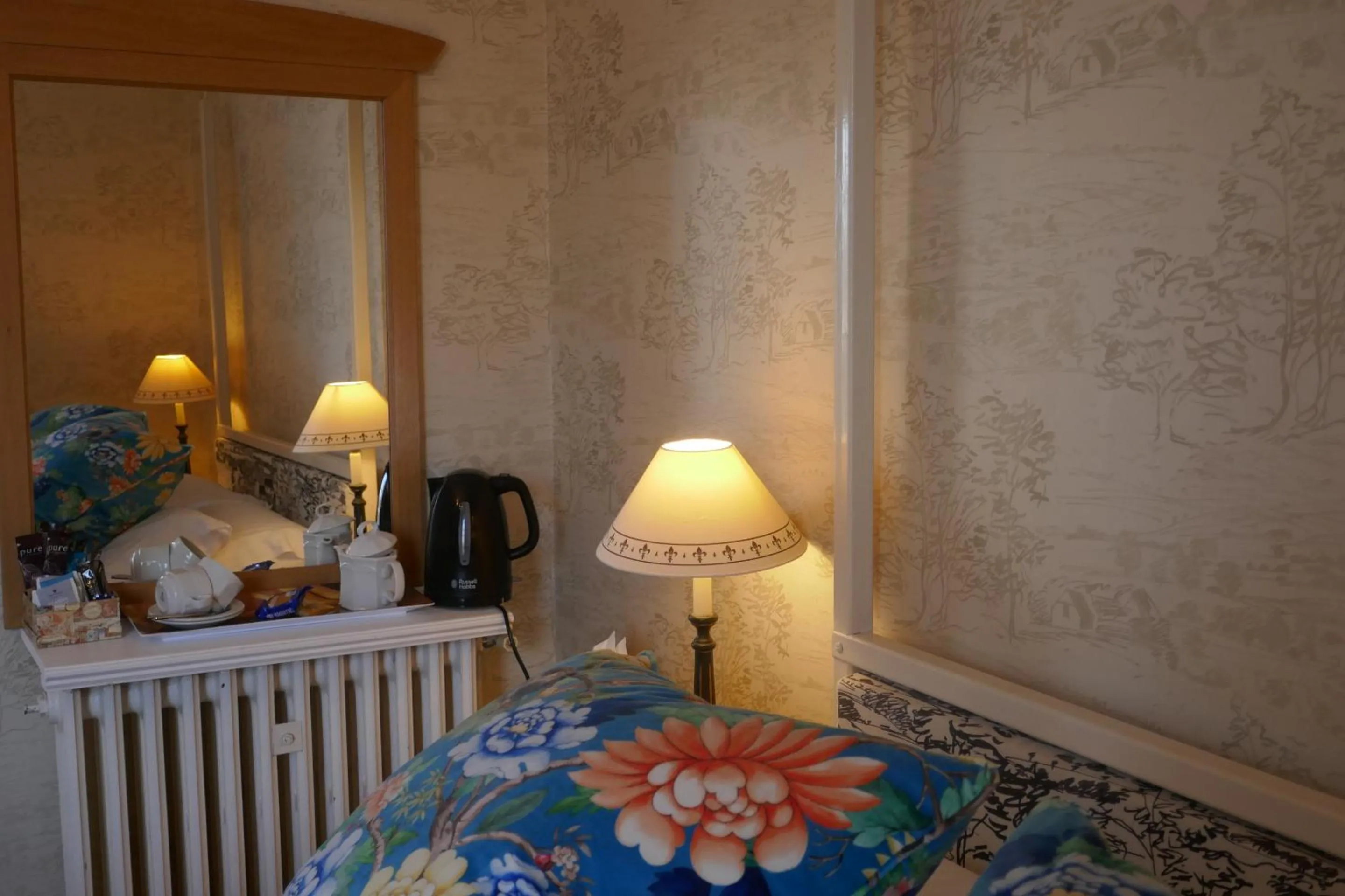 Bedroom, Bed in Kerrington House