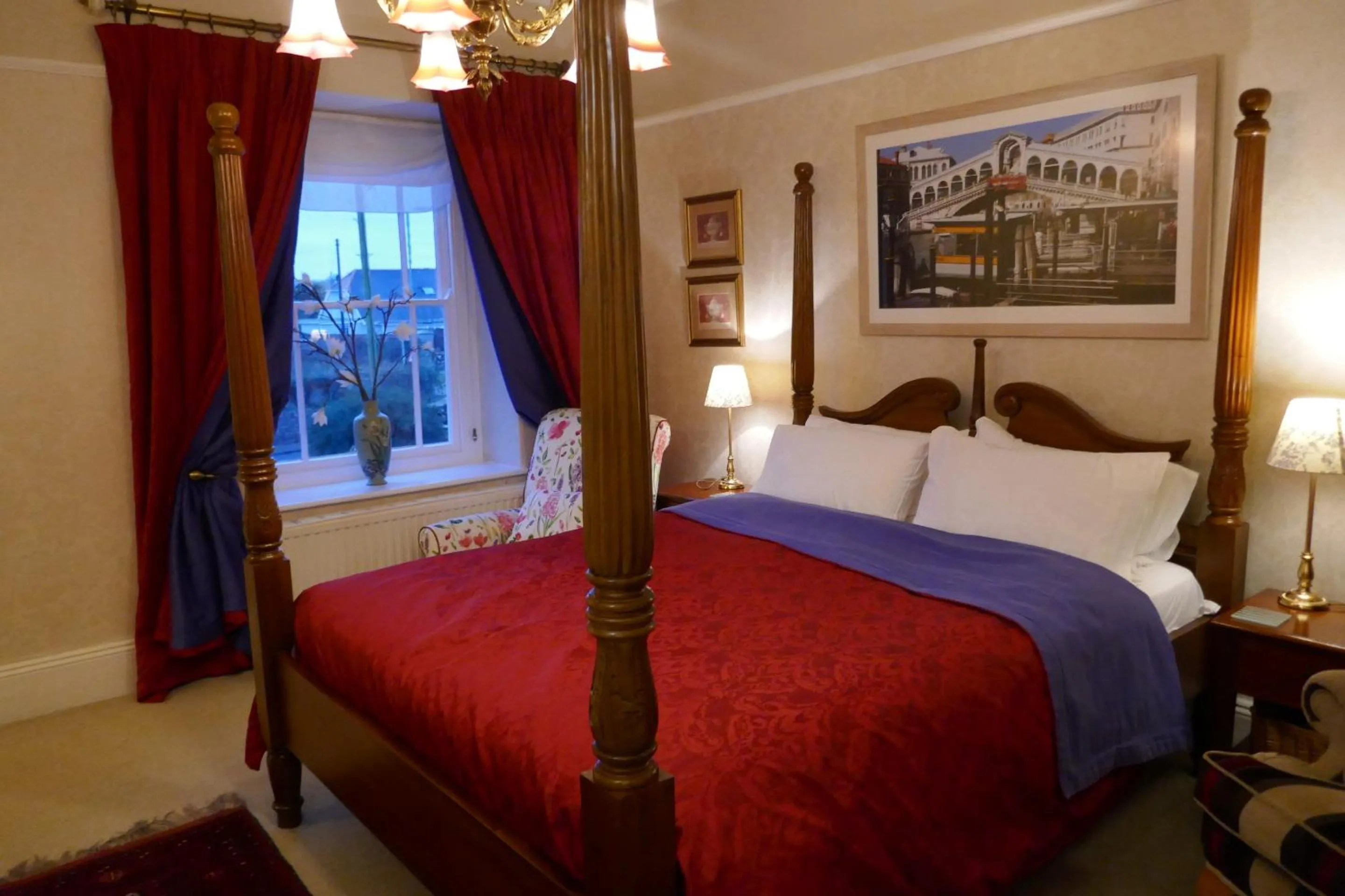 Bedroom, Bed in Kerrington House