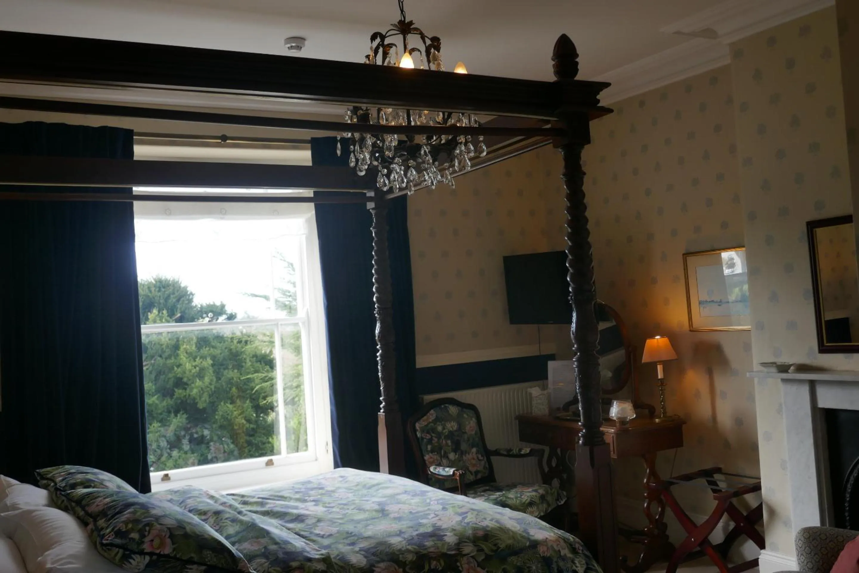 Bedroom, Bed in Kerrington House