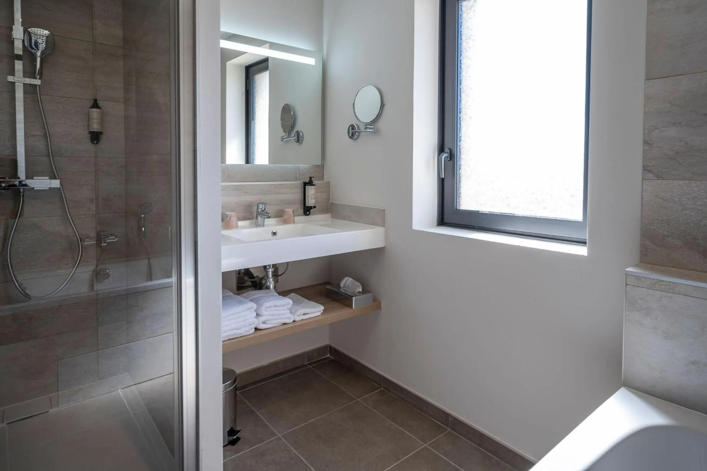 Bathroom in Mas De La Senancole & Spa