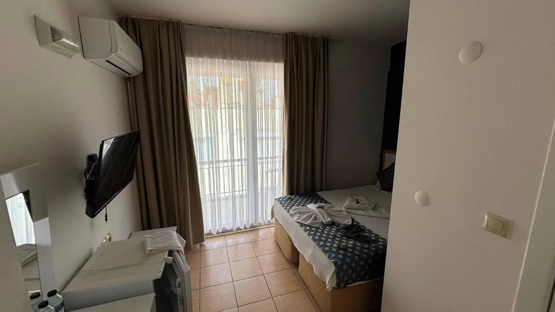 Double Room in MOONBOW BEACH HOTEL Double Room in MOONBOW BEACH HOTEL