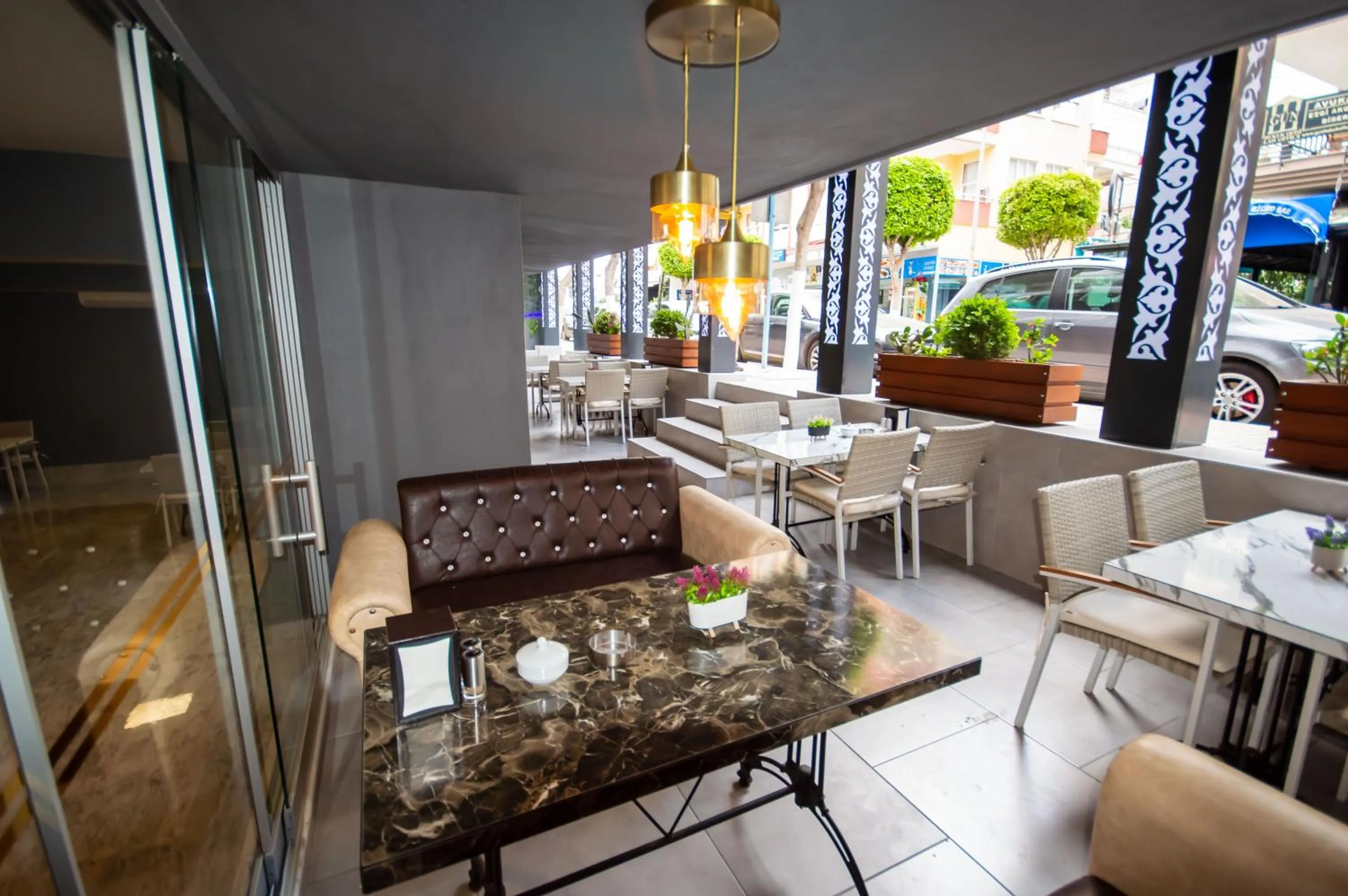 Restaurant/places to eat in MOONBOW BEACH HOTEL