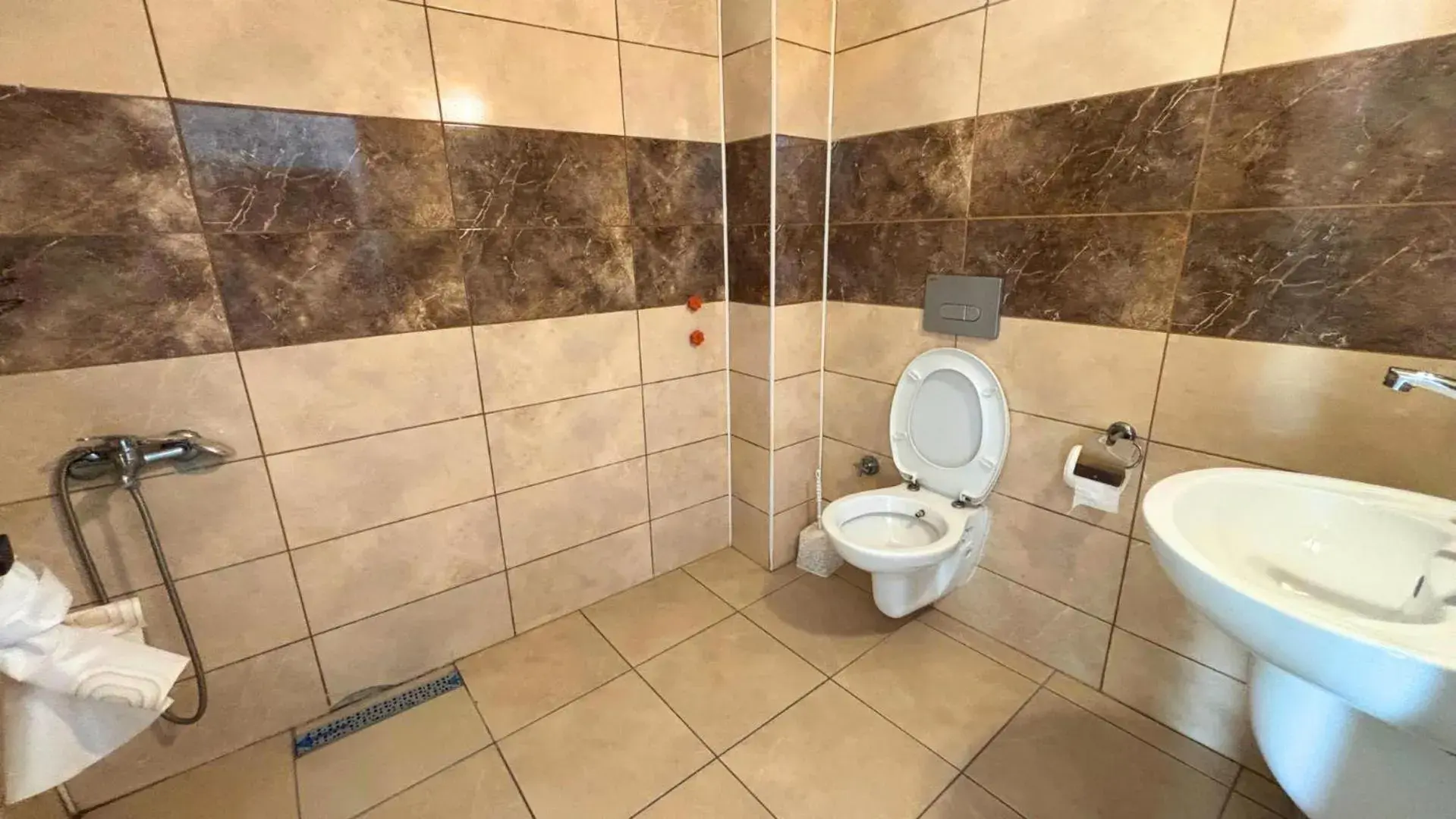 Standard Double or Twin Room in MOONBOW BEACH HOTEL Standard Double or Twin Room in MOONBOW BEACH HOTEL