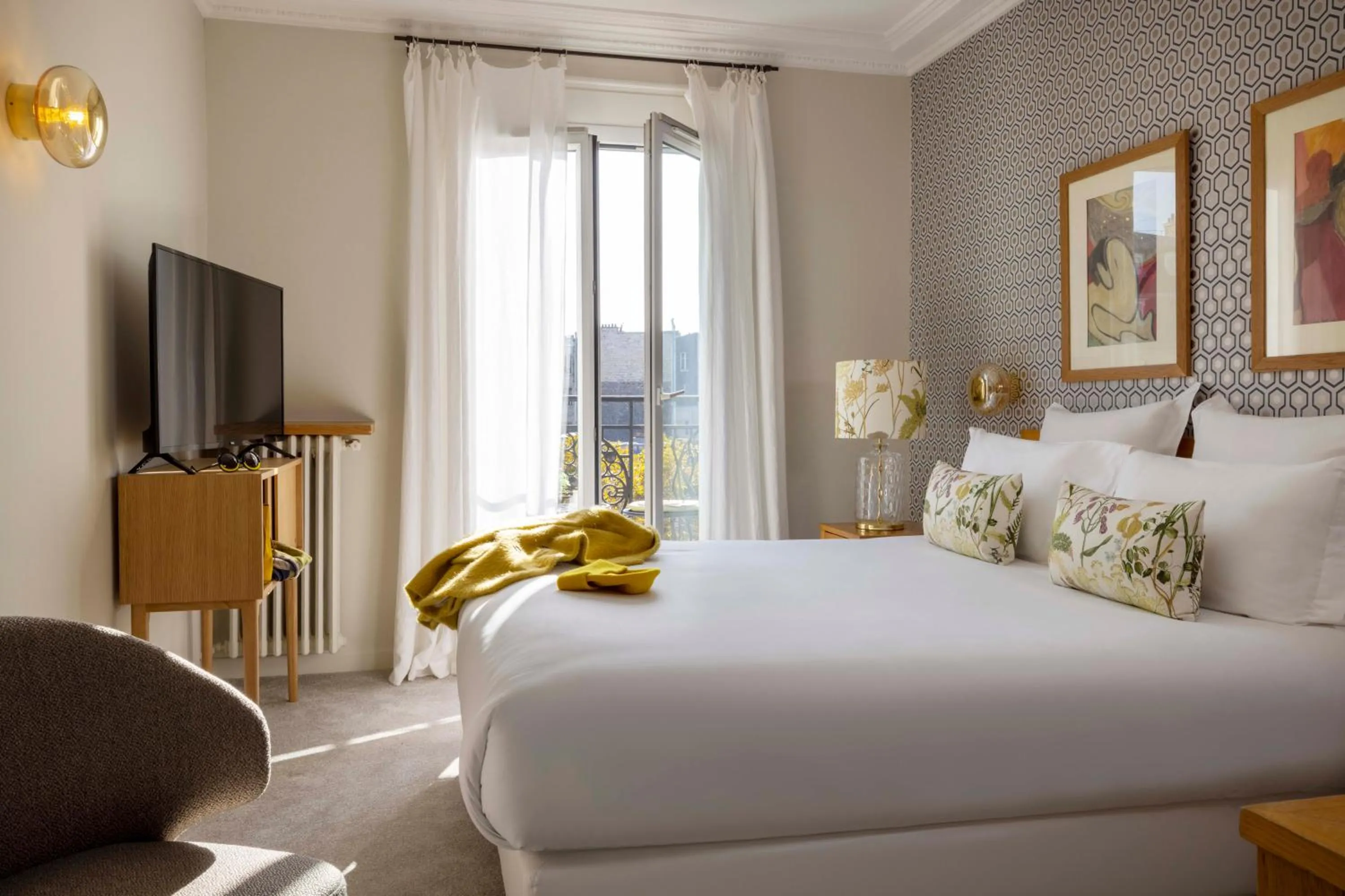 Bedroom, Bed in Hôtel de Banville