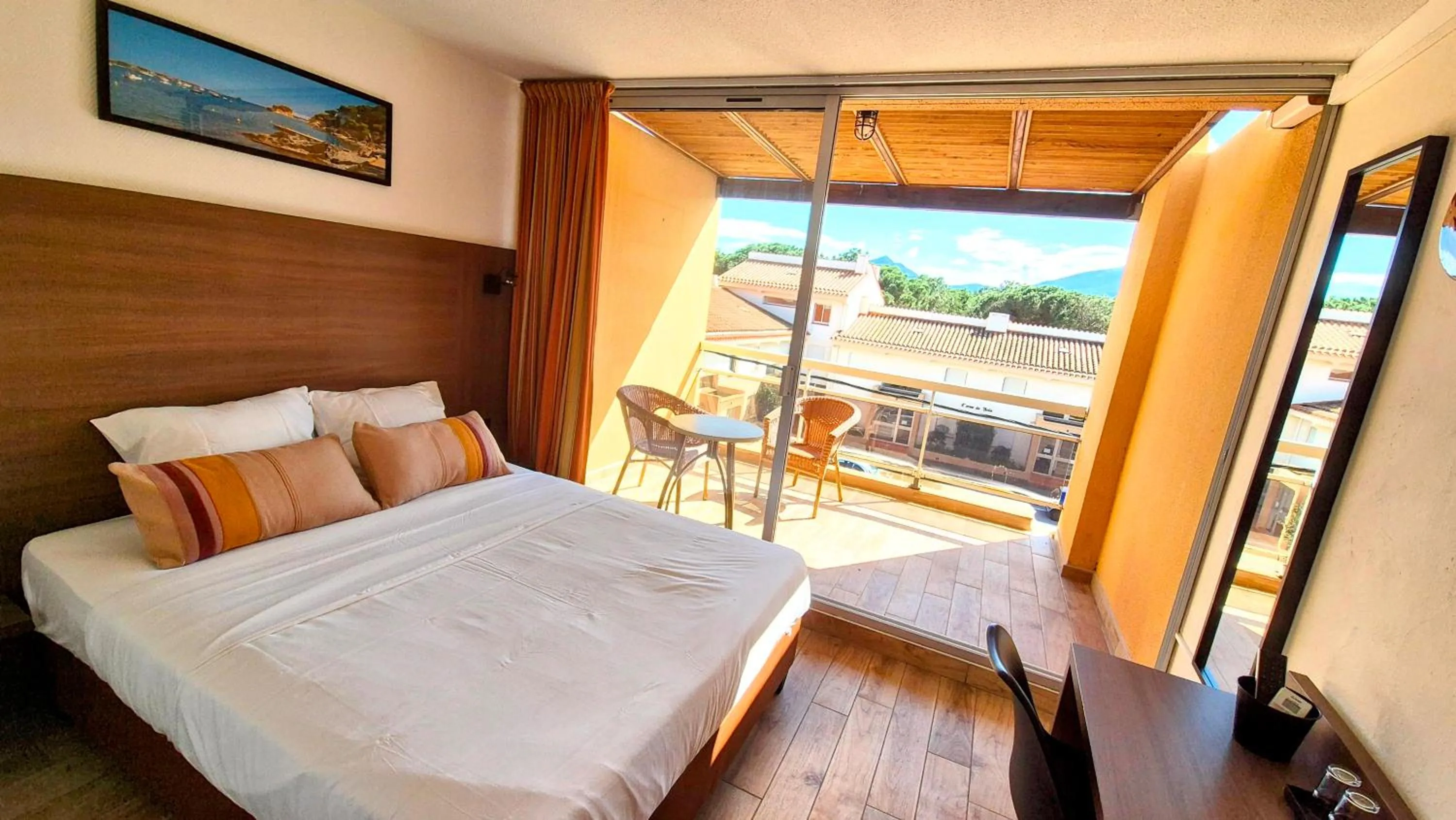 TV and multimedia, Bed in Hôtel Le Maritime