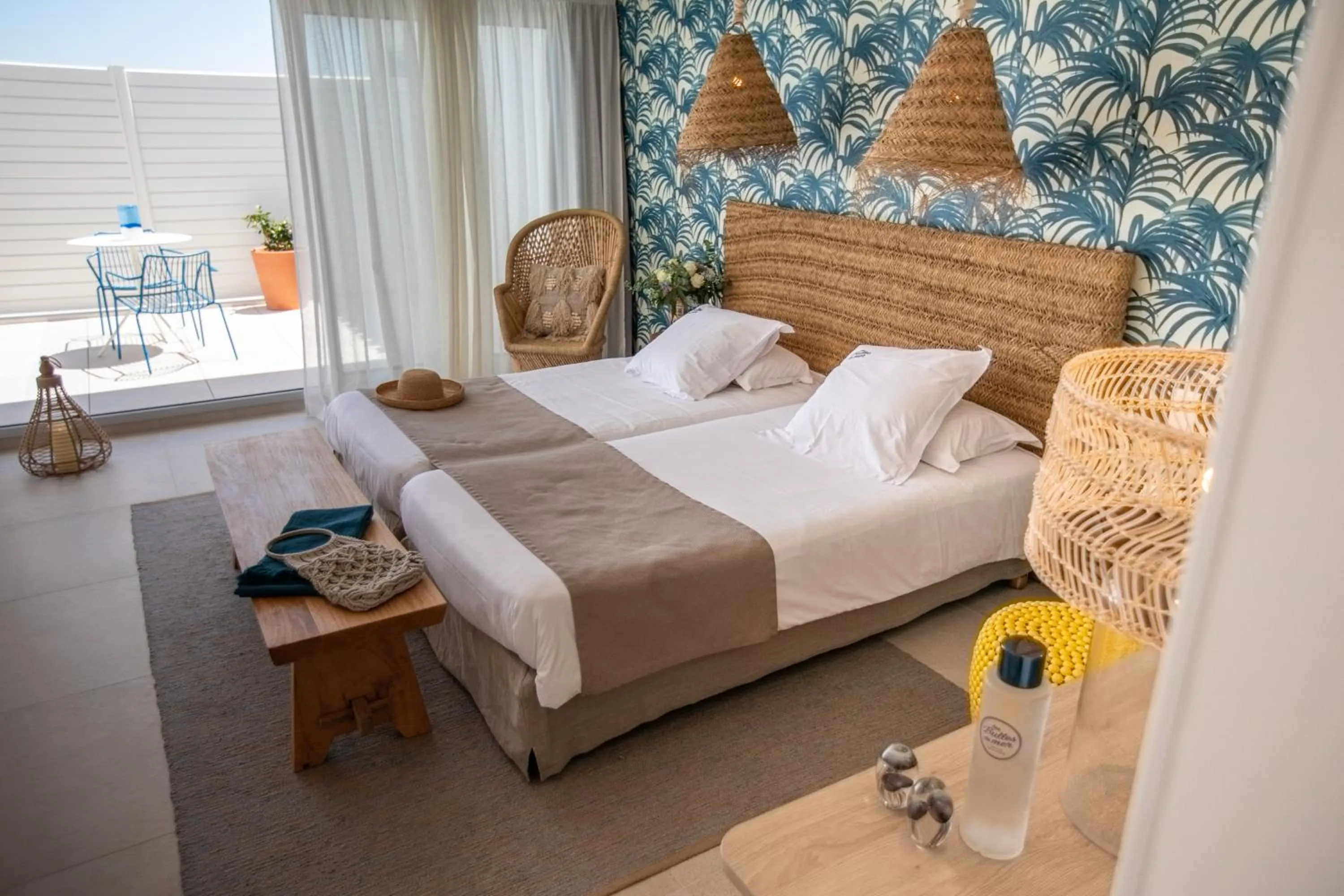 Bed in Les Bulles de Mer - Hotel & Spa sur la Plage