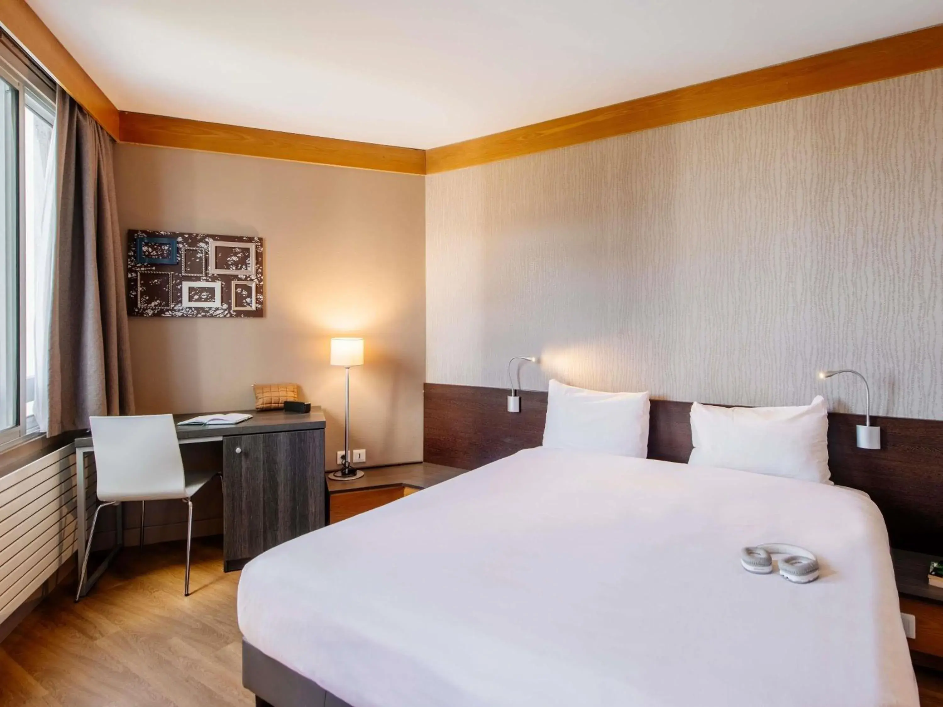 Bedroom, Bed in Aparthotel Adagio Paris XV Bedroom, Bed in Aparthotel Adagio Paris XV