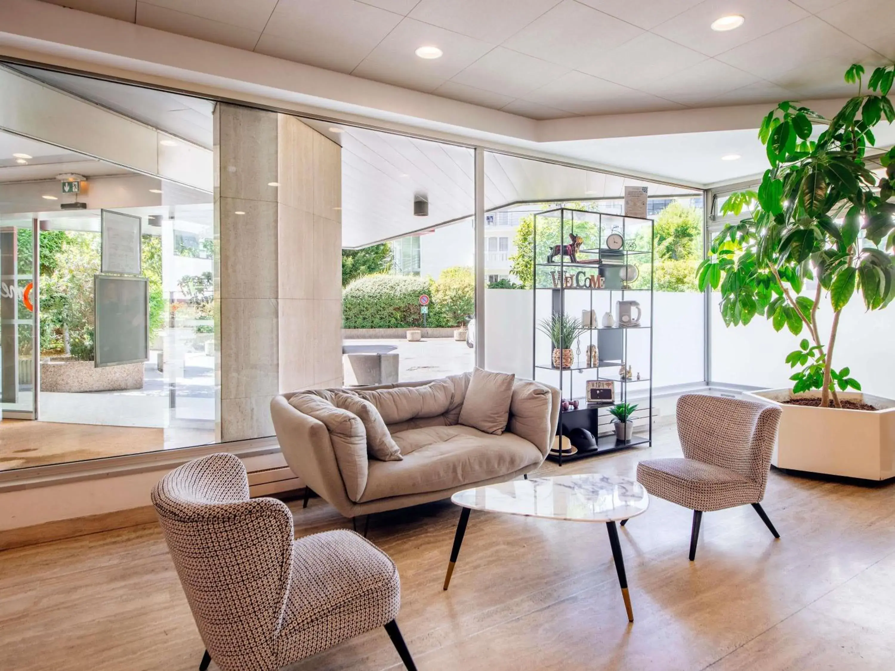 Property building in Aparthotel Adagio Paris XV Property building in Aparthotel Adagio Paris XV