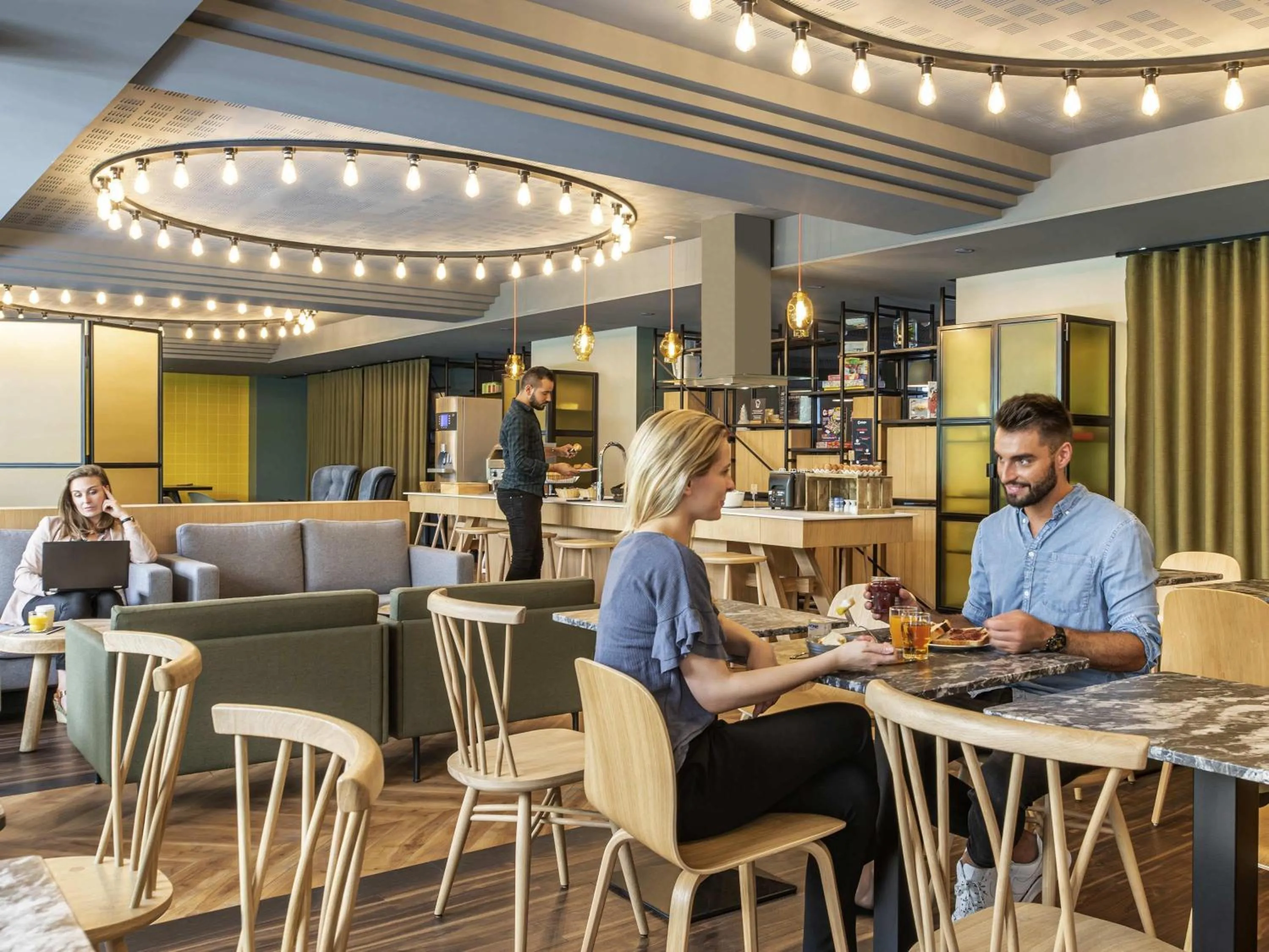 Breakfast in Aparthotel Adagio Porte de Versailles