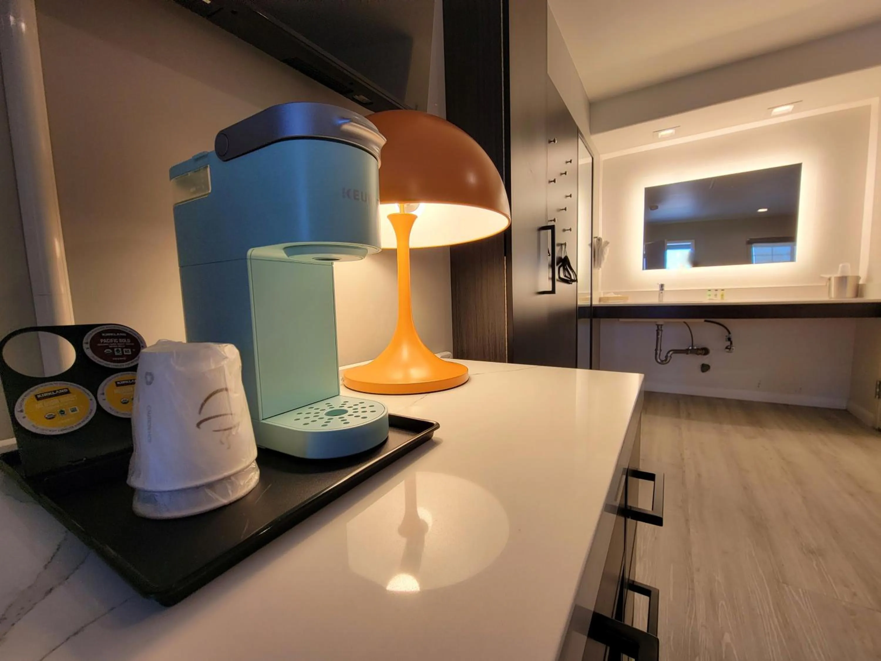 Coffee/tea facilities in Signature Inn Santa Clara