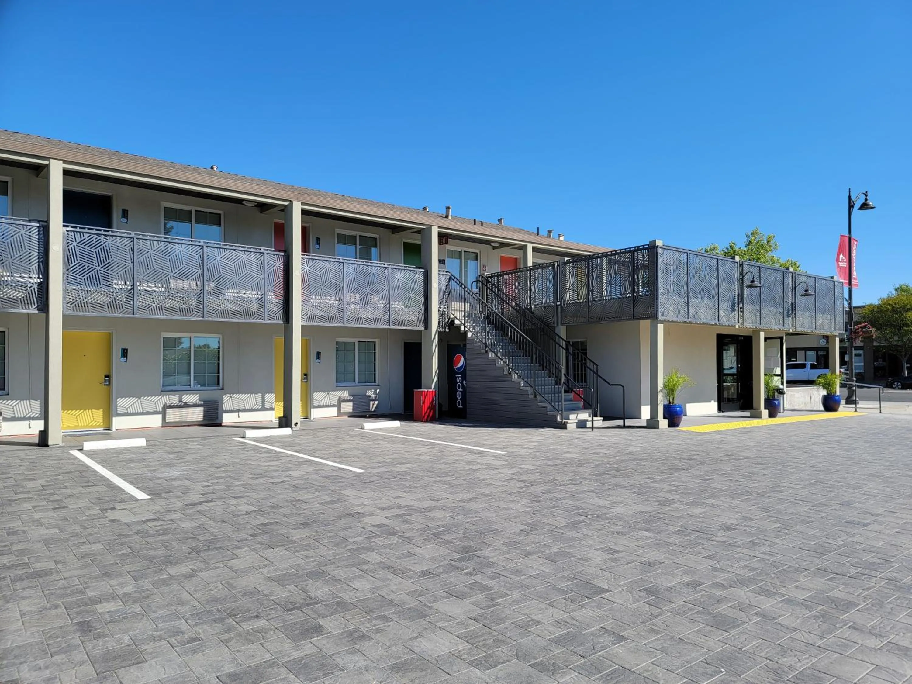 Property building in Signature Inn Santa Clara