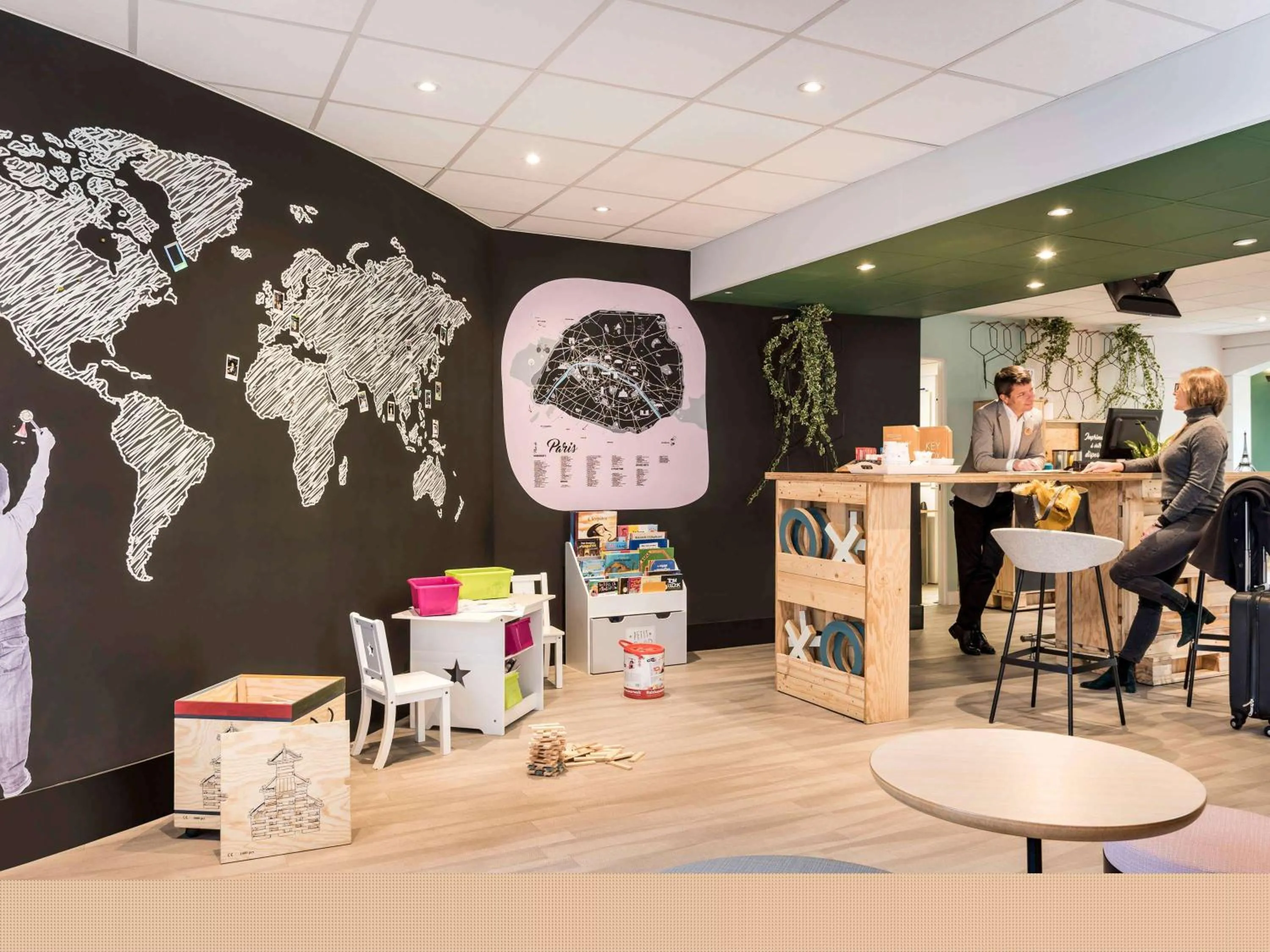 Property building in Aparthotel Adagio Paris Montmartre