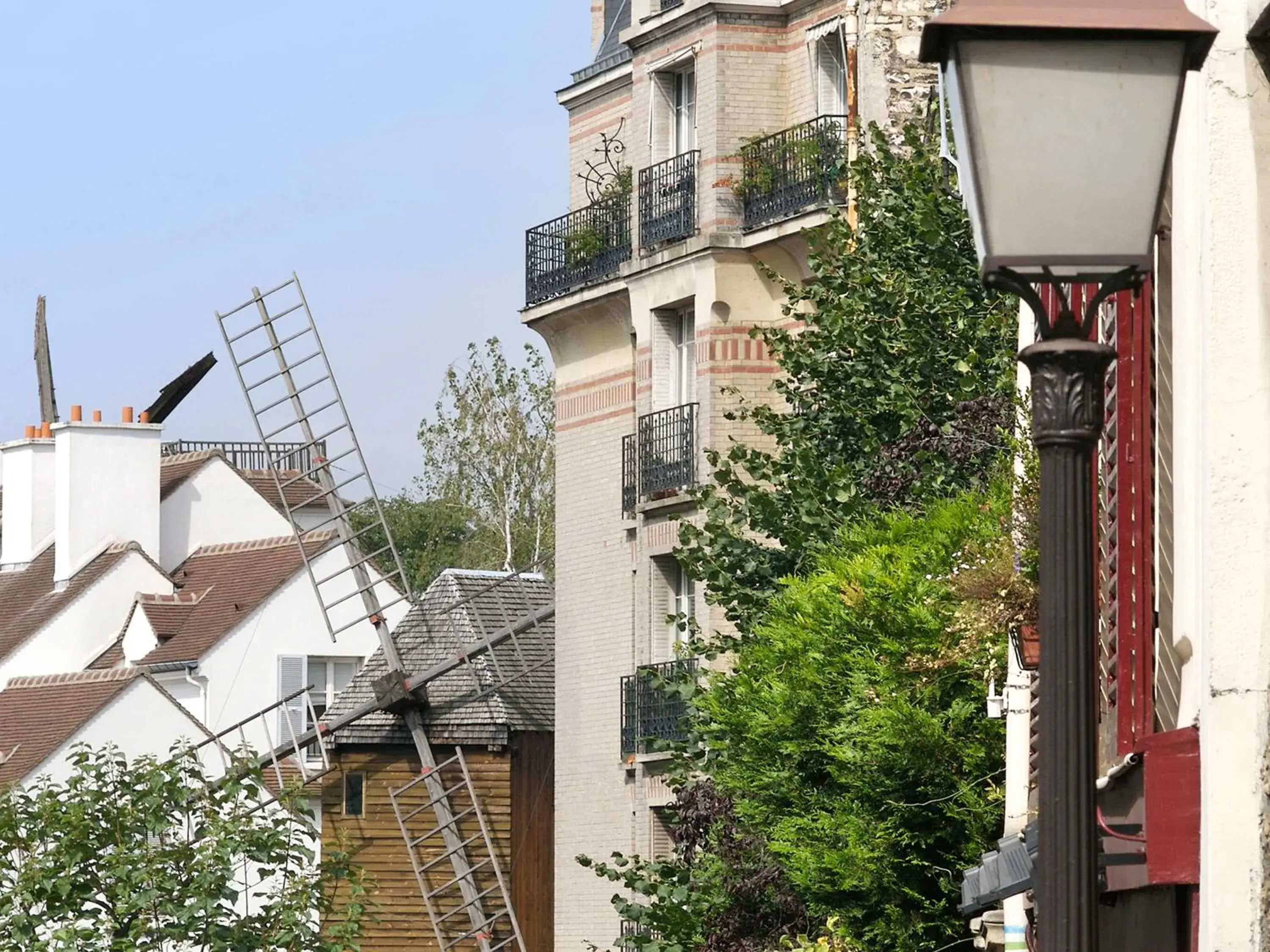 Property building in Aparthotel Adagio Paris Montmartre Property building in Aparthotel Adagio Paris Montmartre