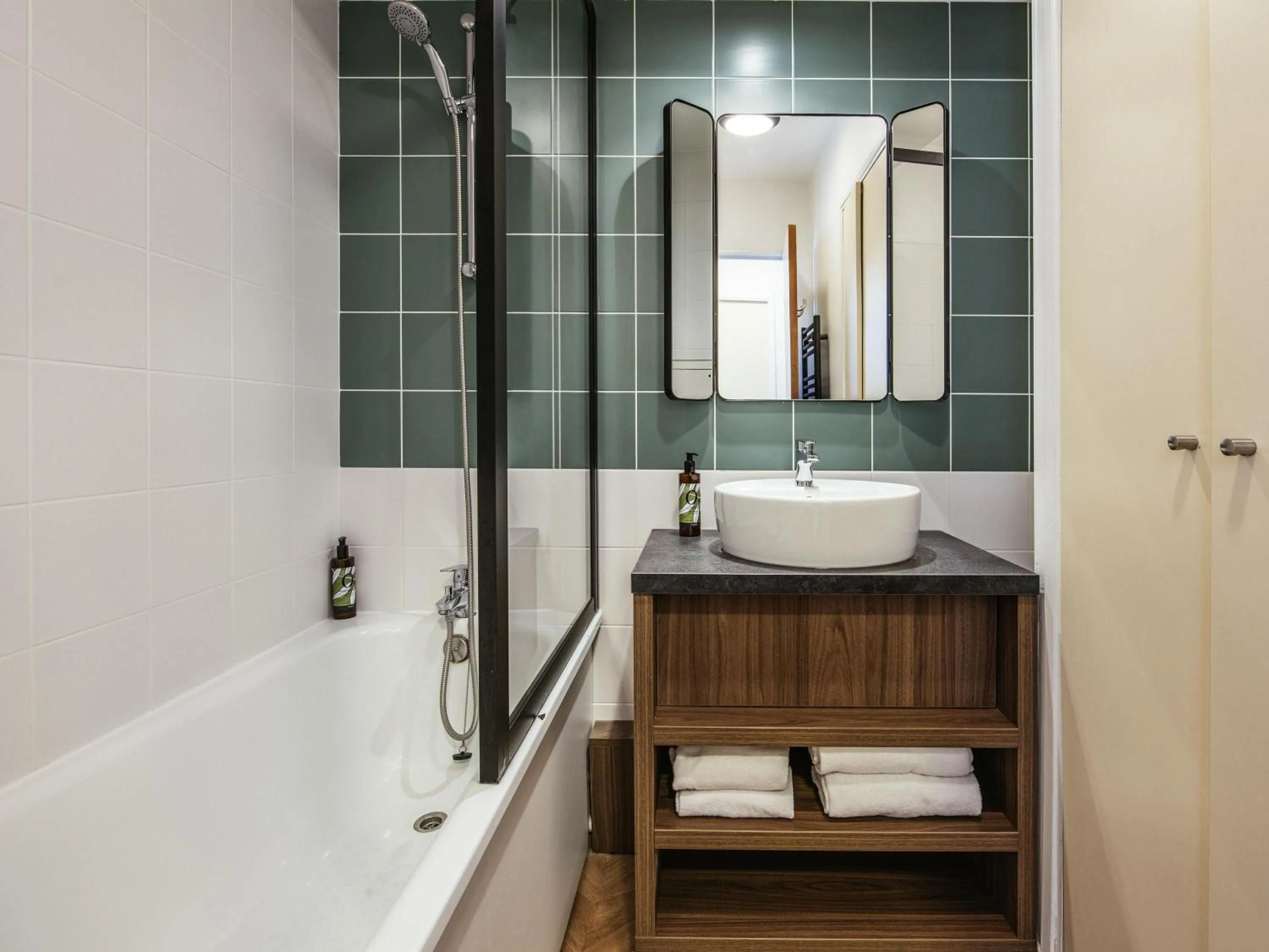 Bedroom in Aparthotel Adagio Paris Buttes Chaumont