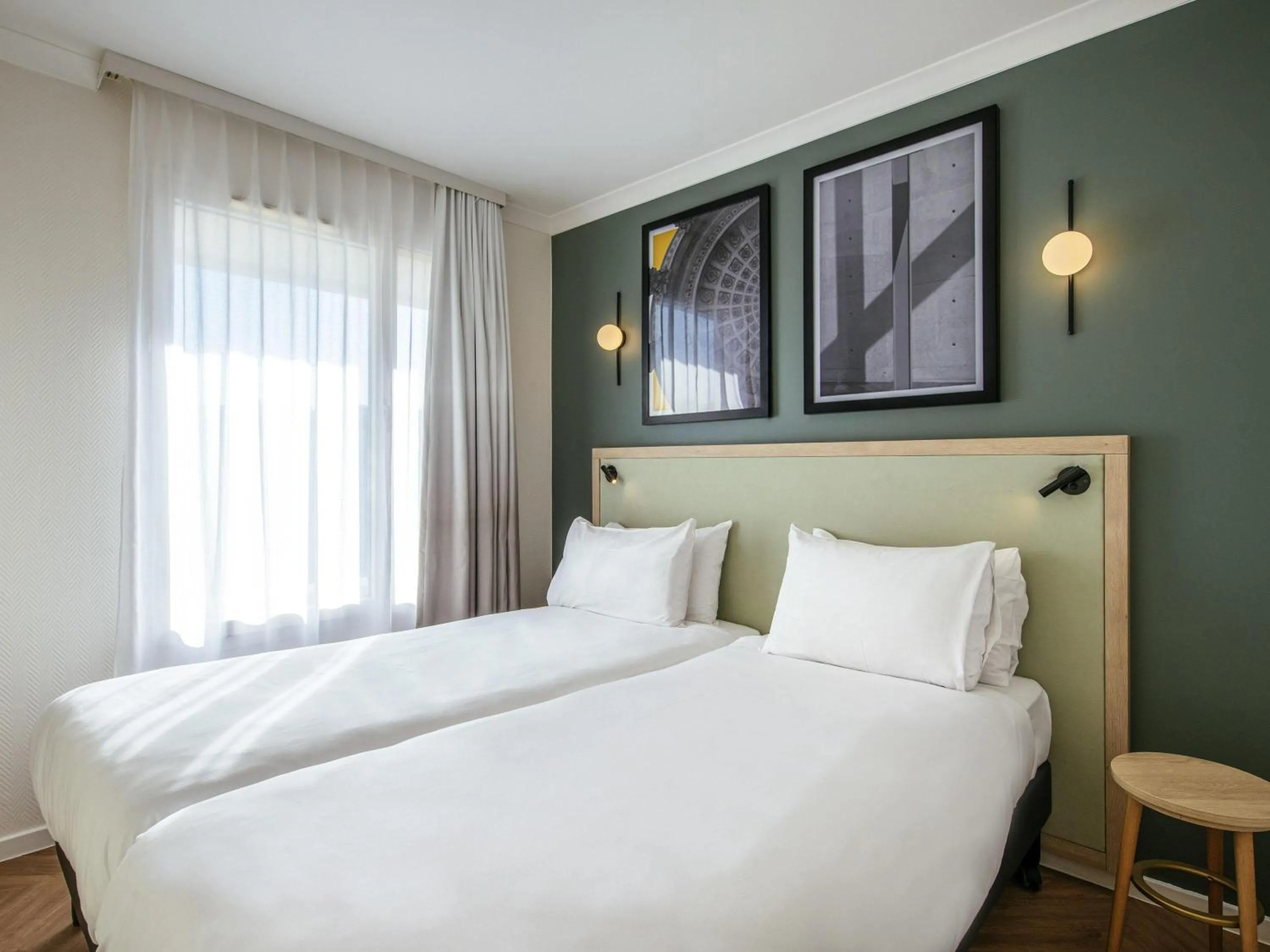 Bedroom, Bed in Aparthotel Adagio Paris Buttes Chaumont