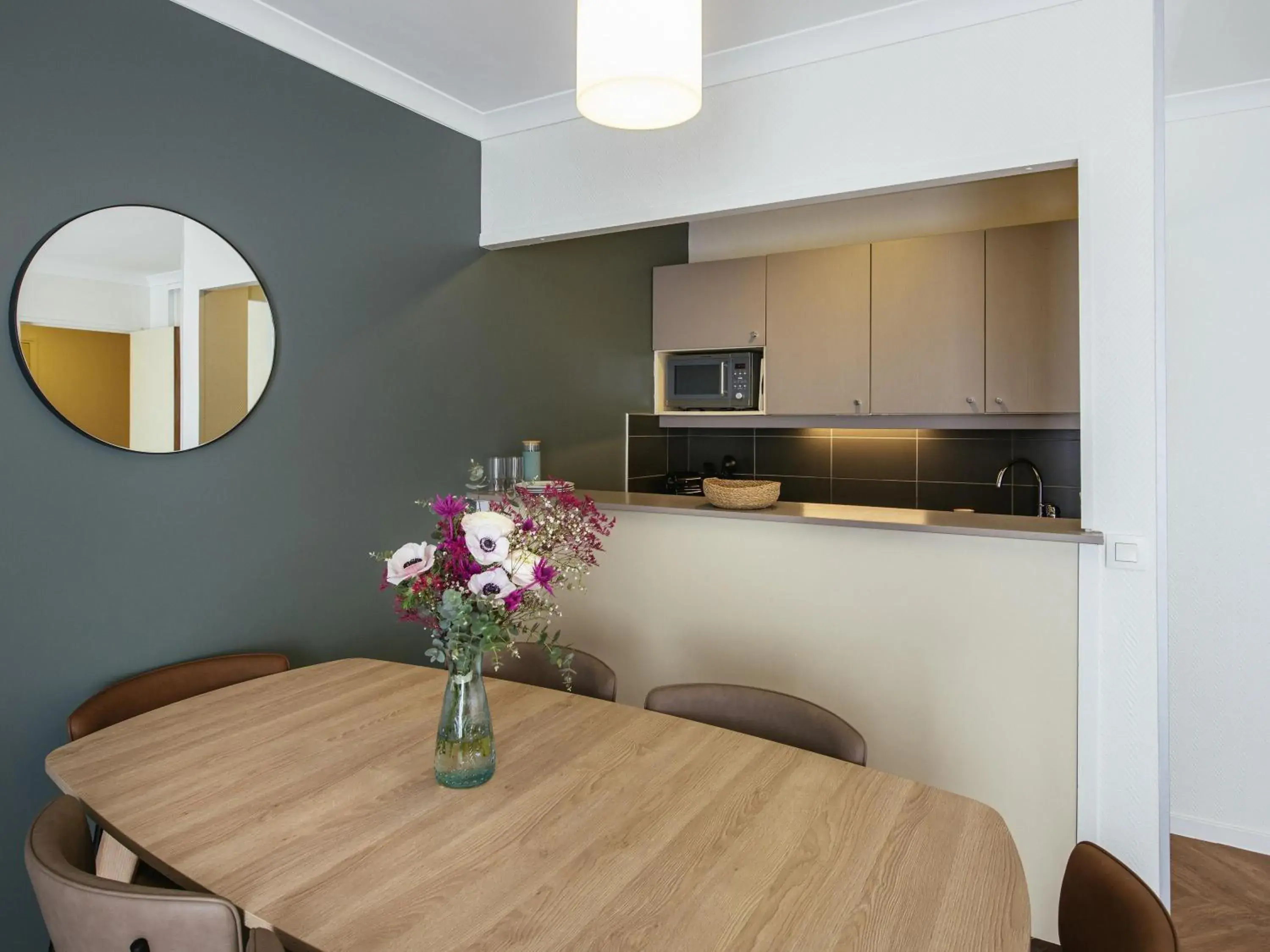 Property building in Aparthotel Adagio Paris Buttes Chaumont Property building in Aparthotel Adagio Paris Buttes Chaumont