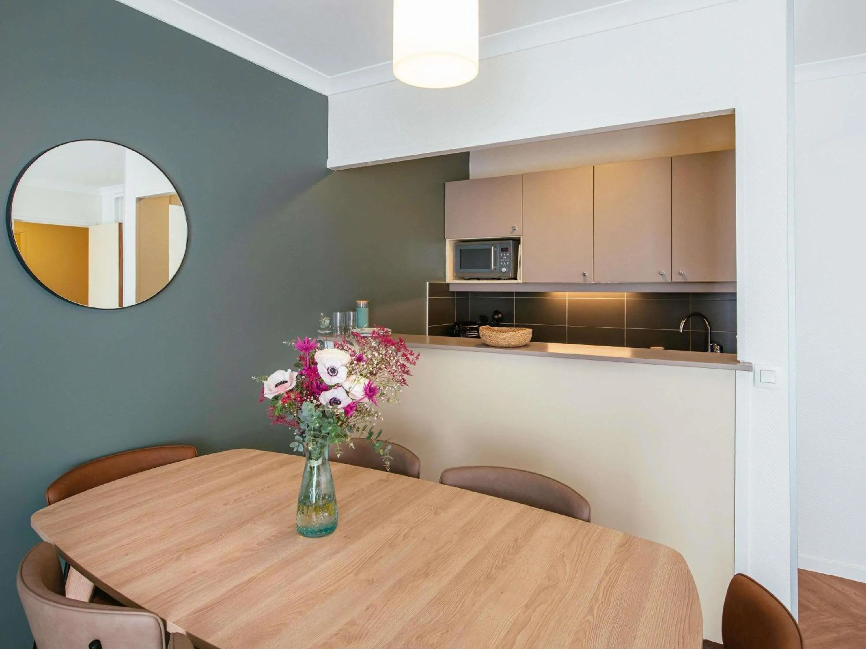 Property building in Aparthotel Adagio Paris Buttes Chaumont
