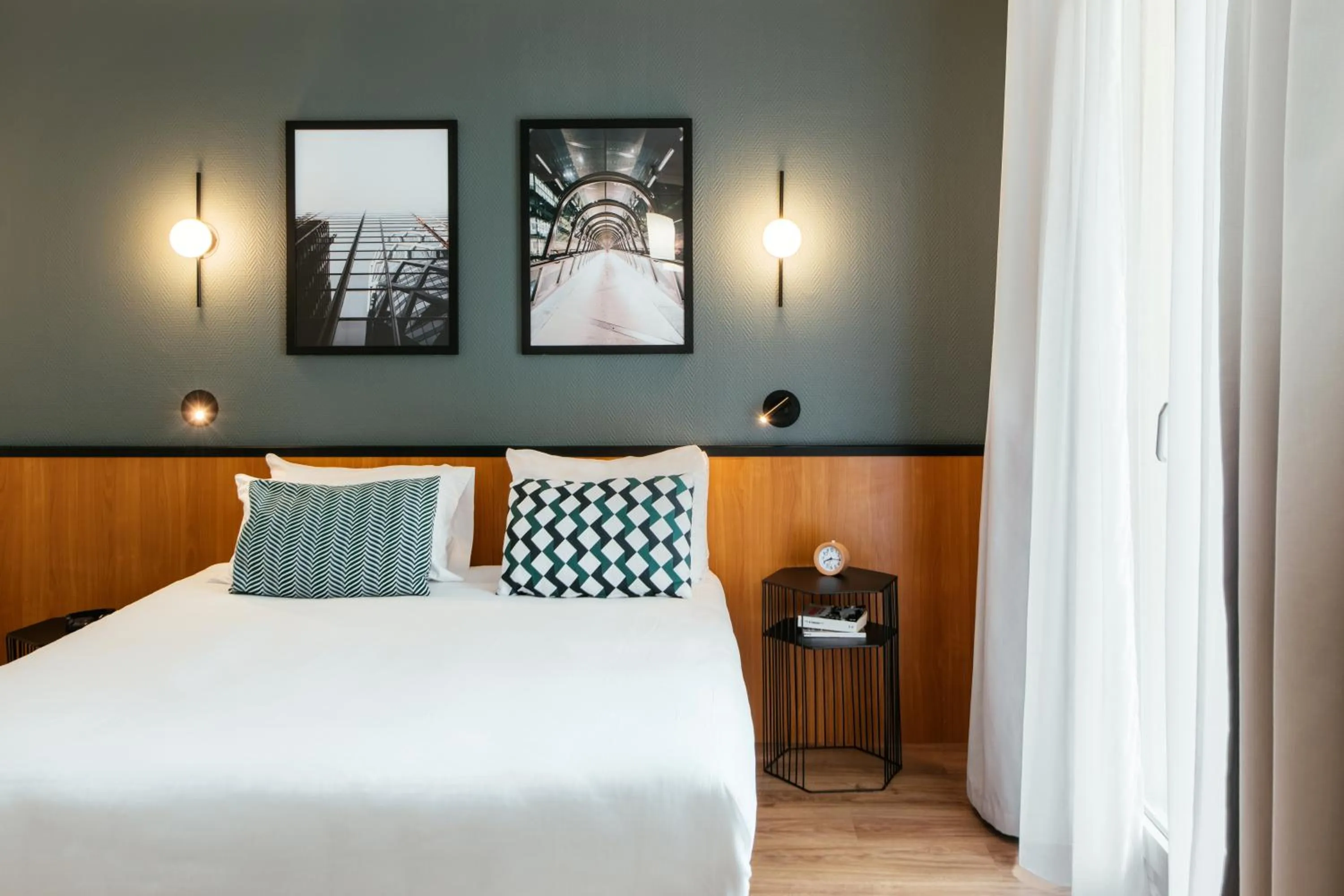 Bedroom, Bed in Aparthotel Adagio La Défense Le Parc