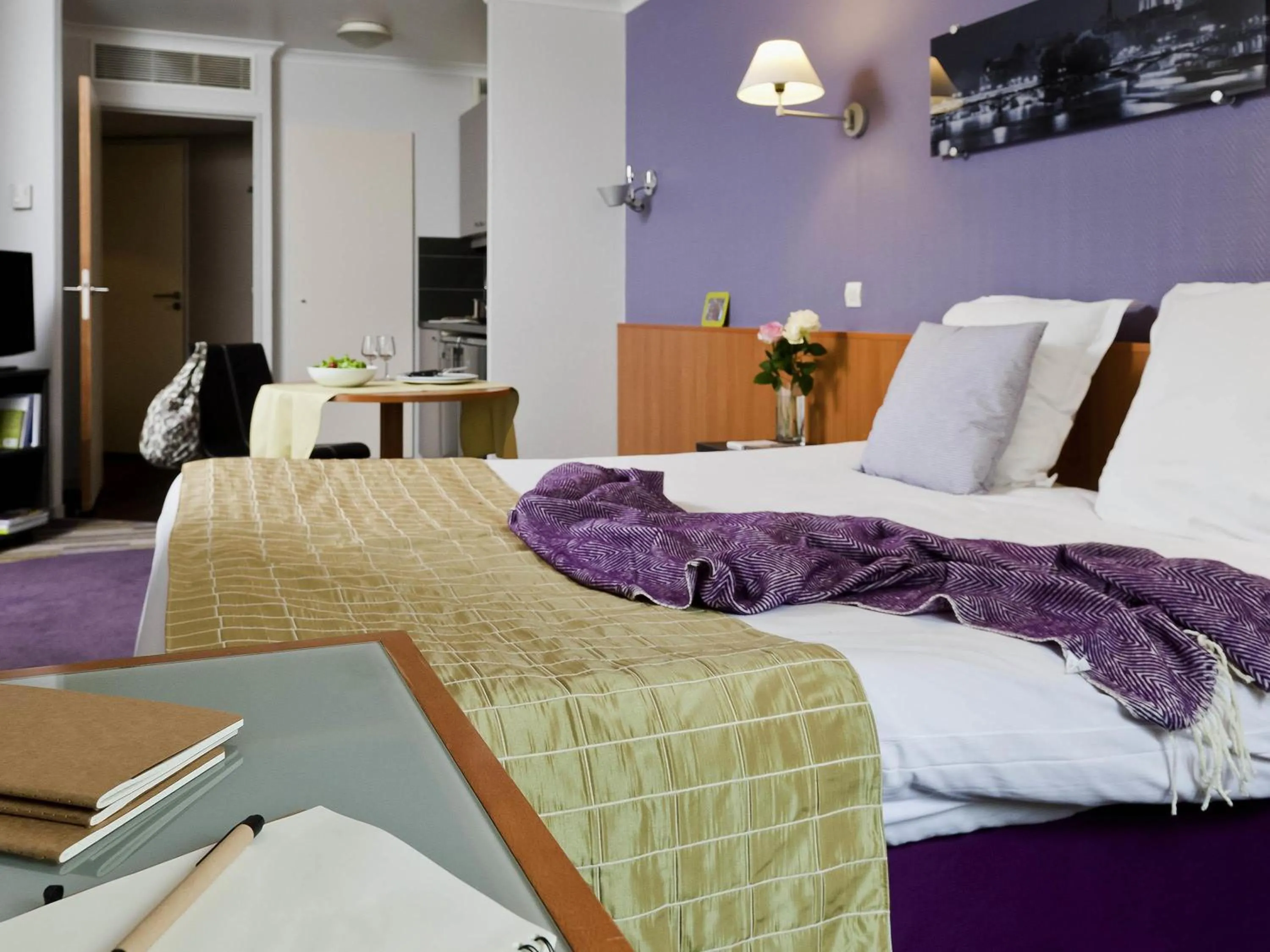 Bedroom, Bed in Aparthotel Adagio La Défense Le Parc