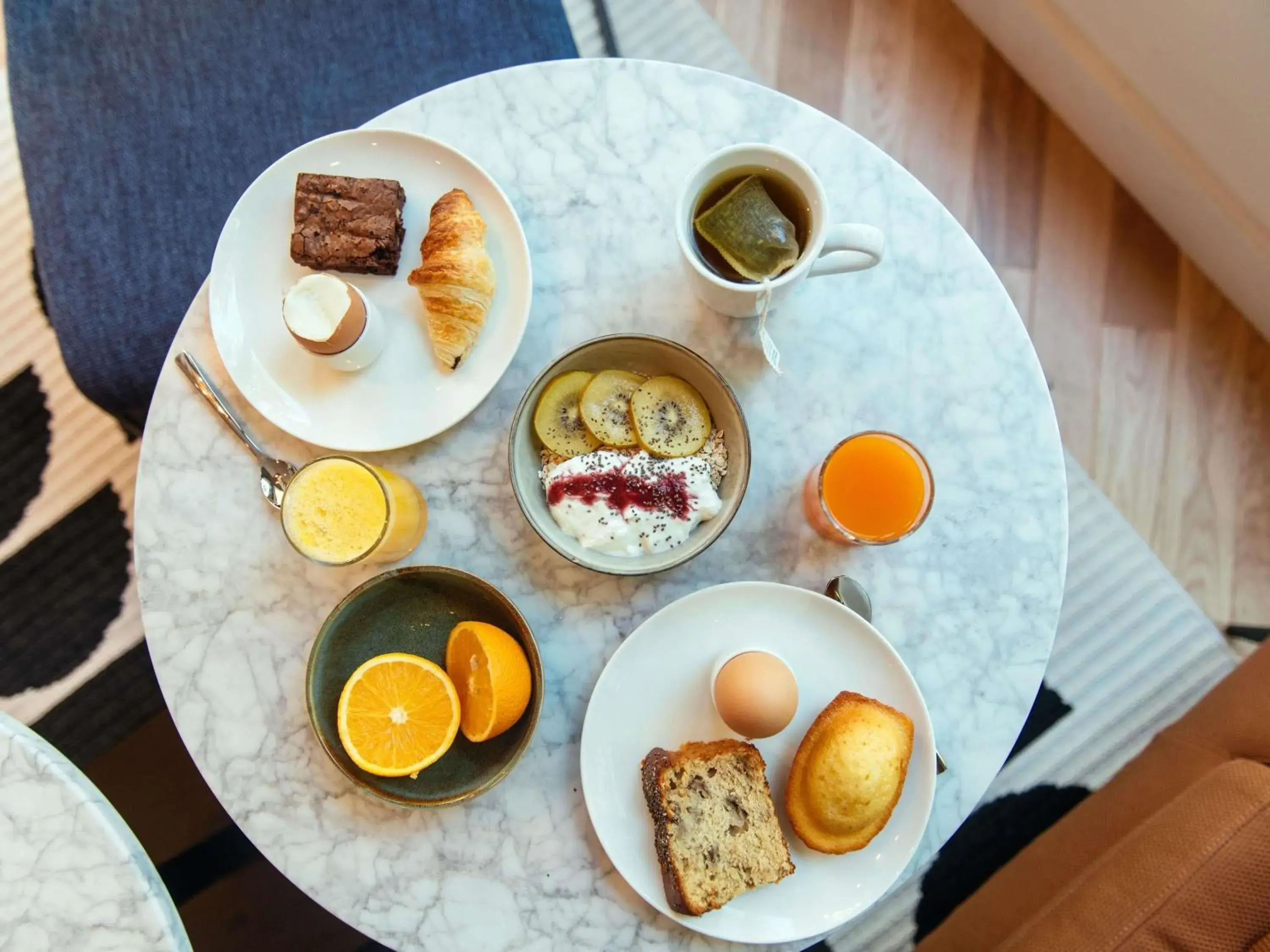 Breakfast in Aparthotel Adagio La Défense Le Parc Breakfast in Aparthotel Adagio La Défense Le Parc