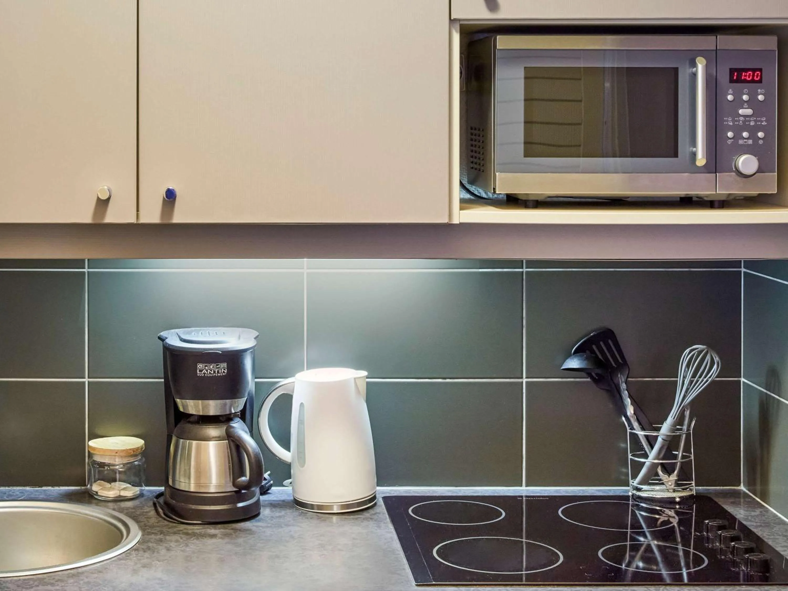 Studio with Double Bed (2 Adults) in Aparthotel Adagio La Défense Le Parc