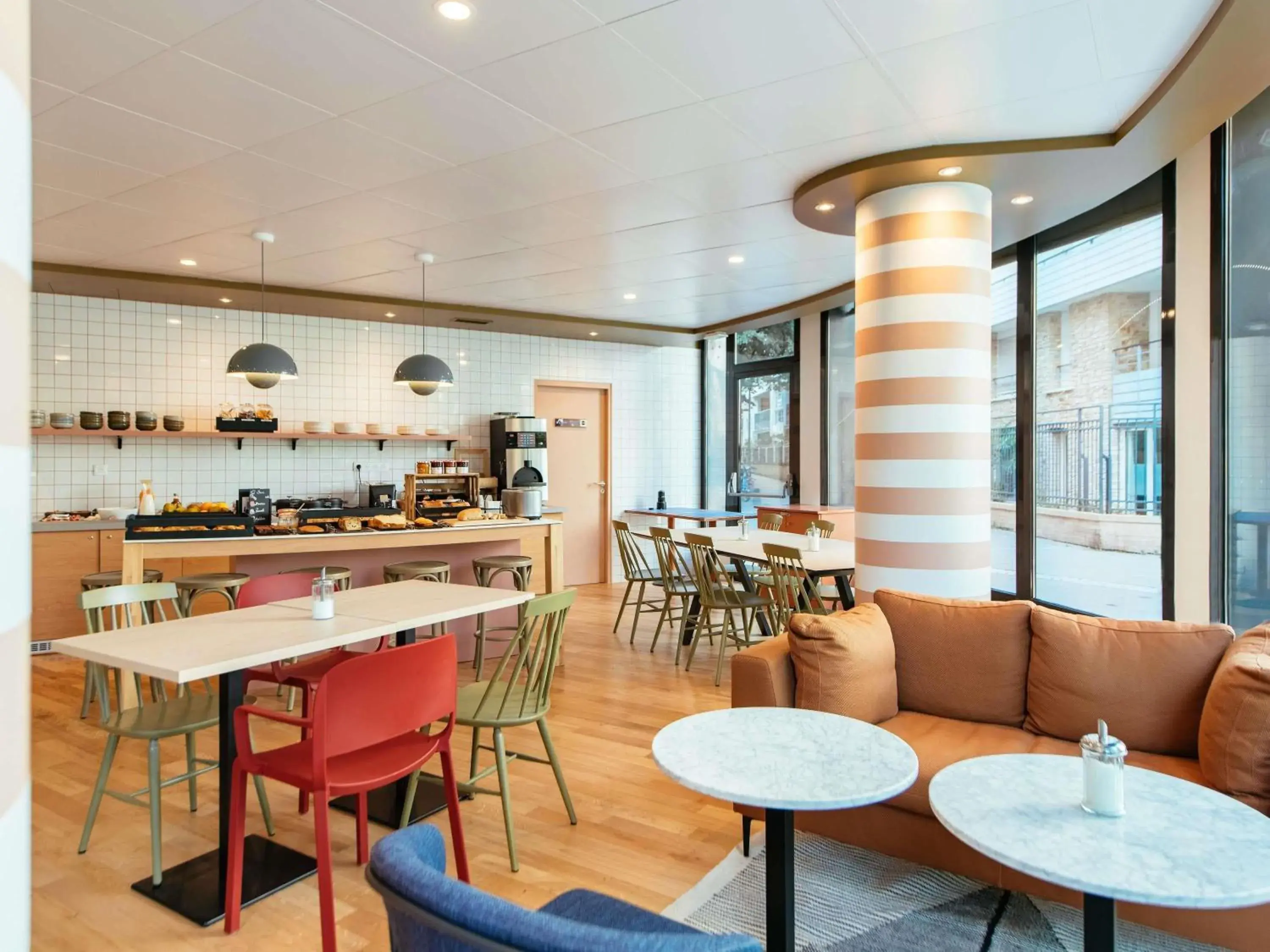 Breakfast in Aparthotel Adagio La Défense Le Parc Breakfast in Aparthotel Adagio La Défense Le Parc