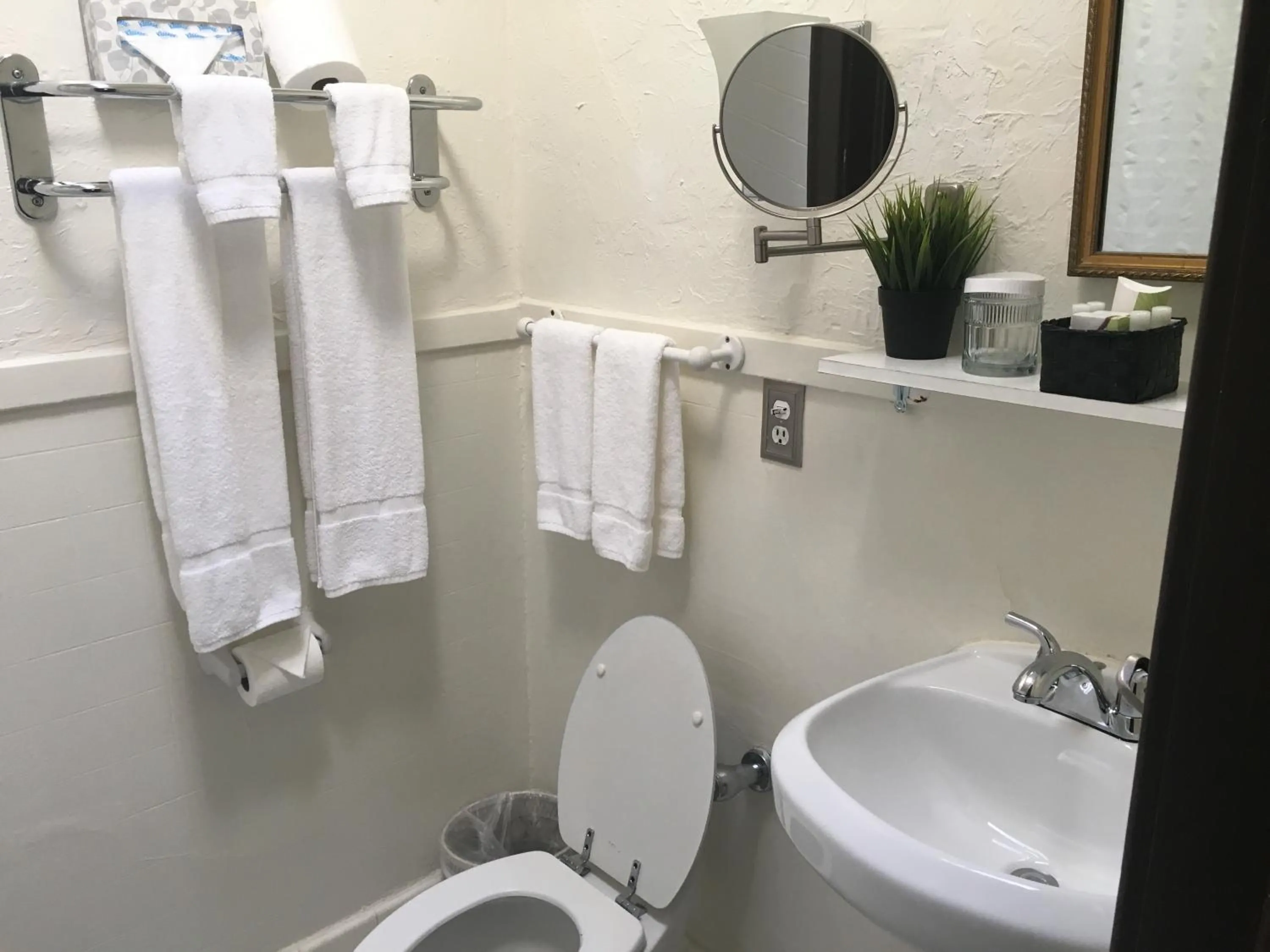 Bathroom in Park Plaza Hotel Orlando - Winter Park