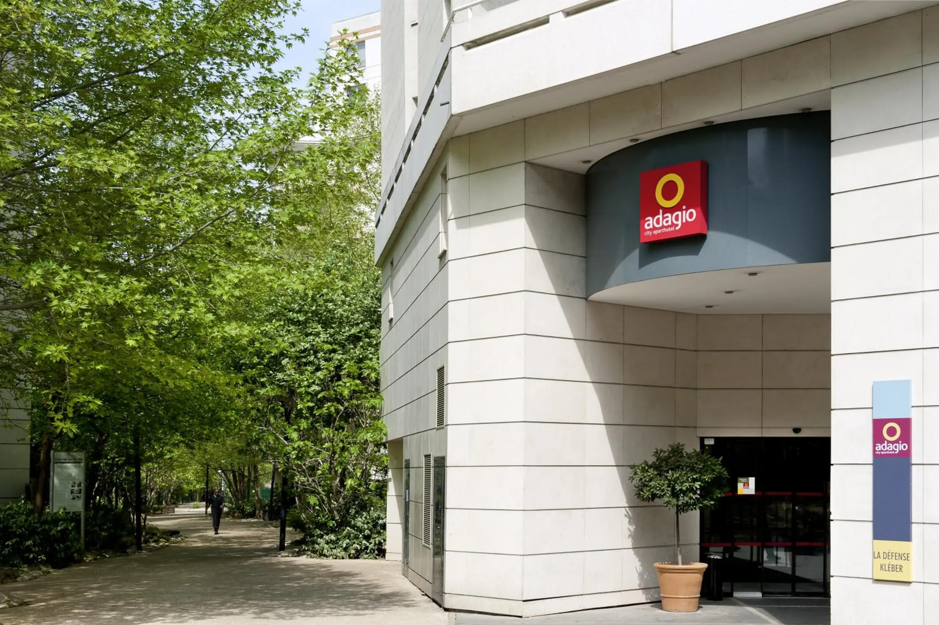 Facade/entrance in Aparthotel Adagio La Défense Kléber Facade/entrance in Aparthotel Adagio La Défense Kléber