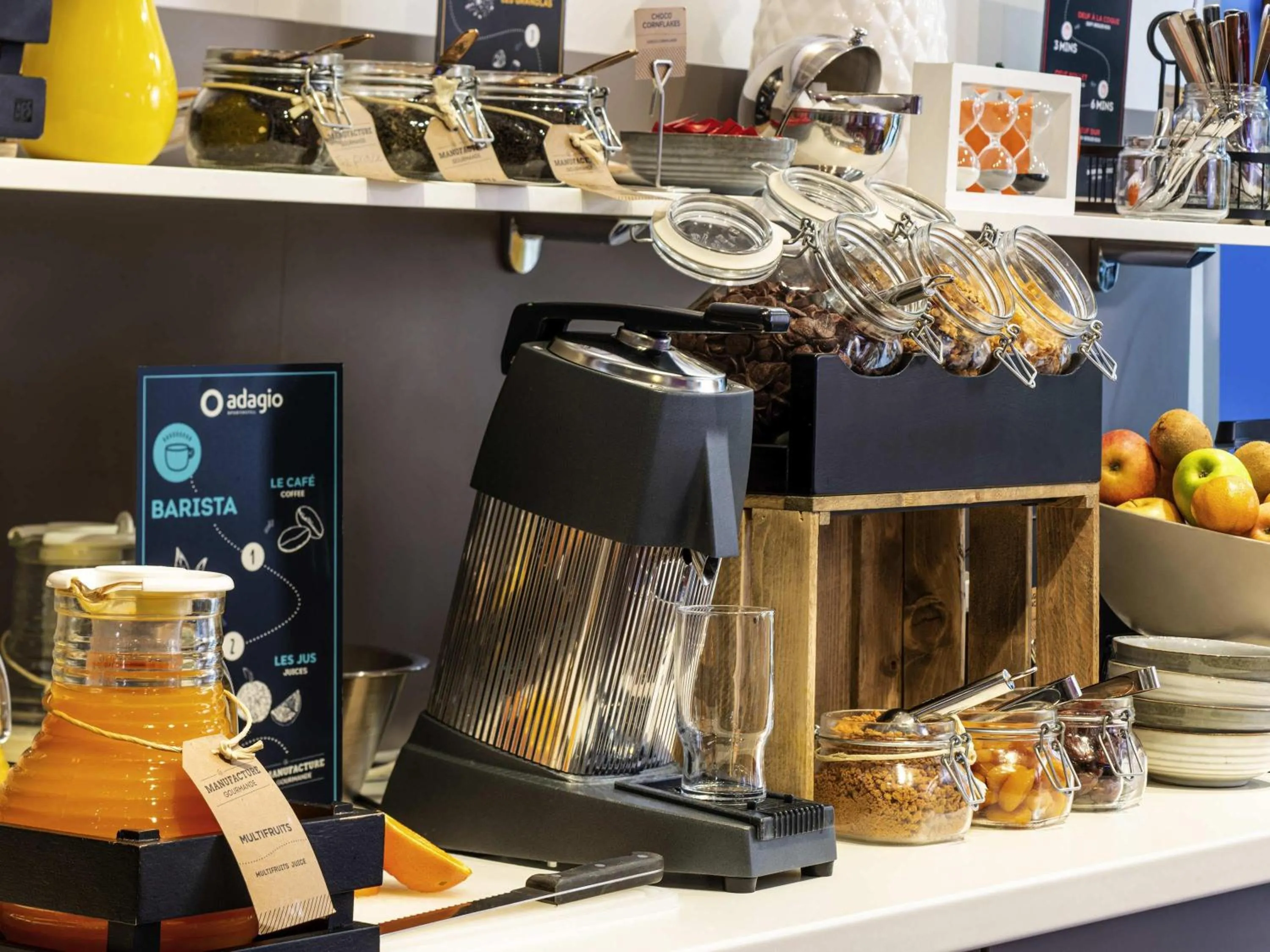 Property building in Aparthotel Adagio La Défense Kléber