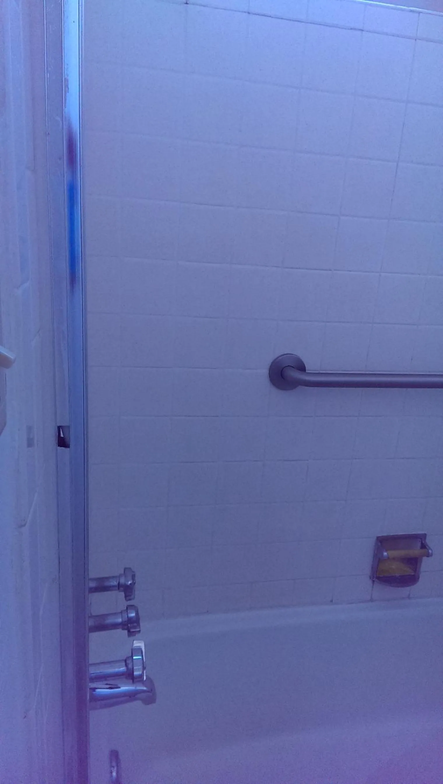 Bathroom in Motel 8 Willcox