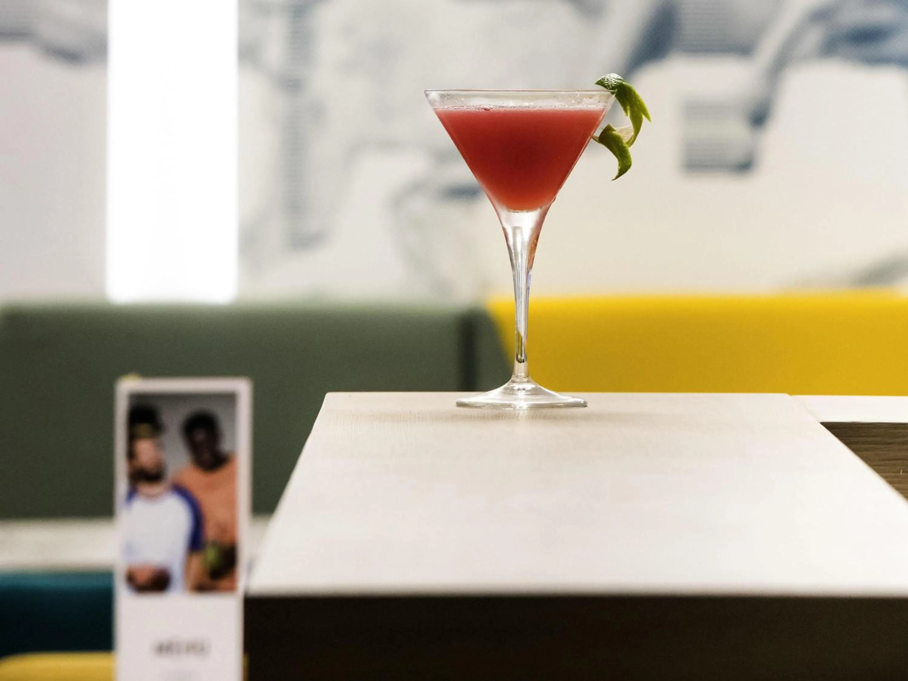 Lounge or bar in Hôtel ibis Styles Vichy Centre