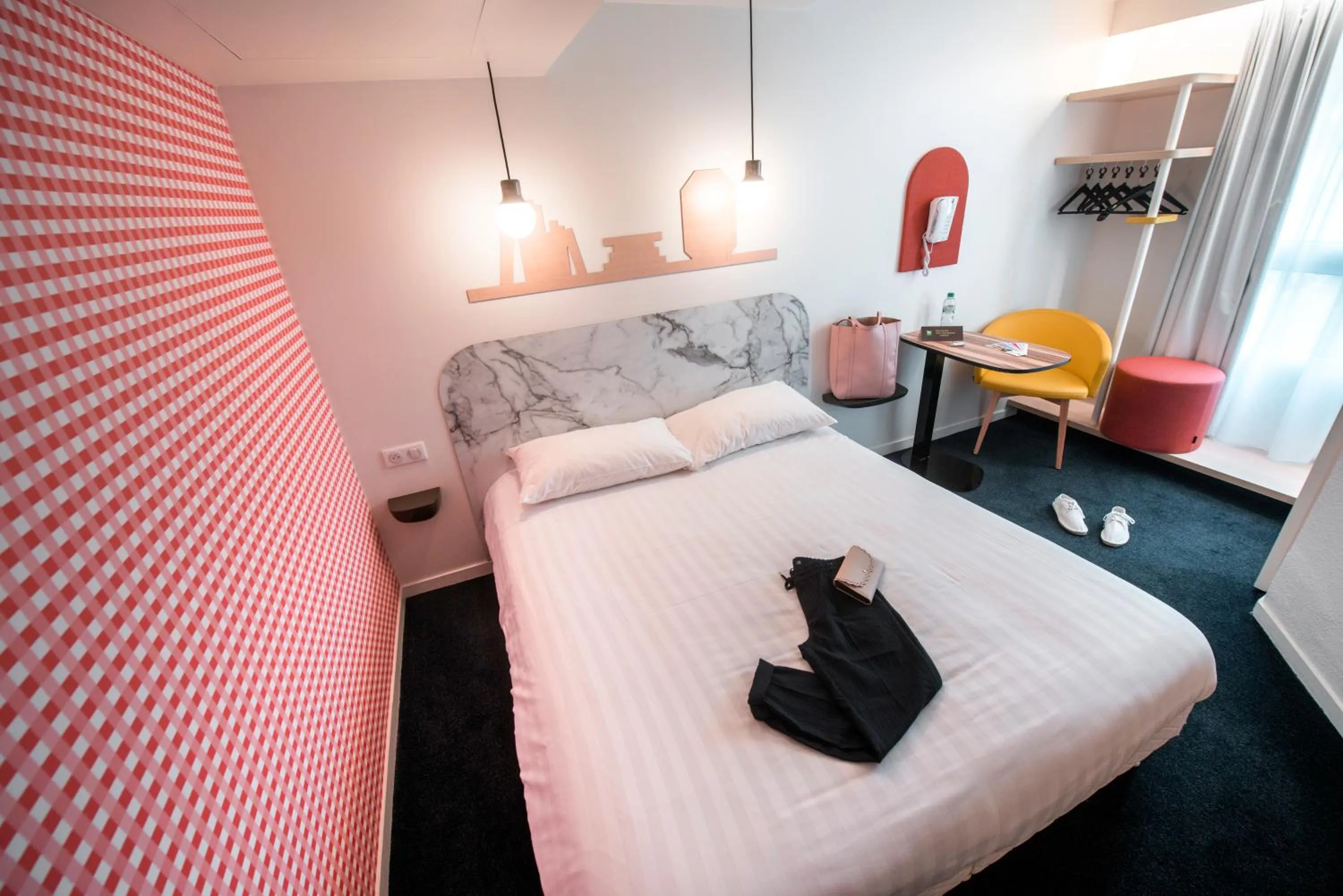 Photo of the whole room, Bed in Hôtel ibis Styles Vichy Centre