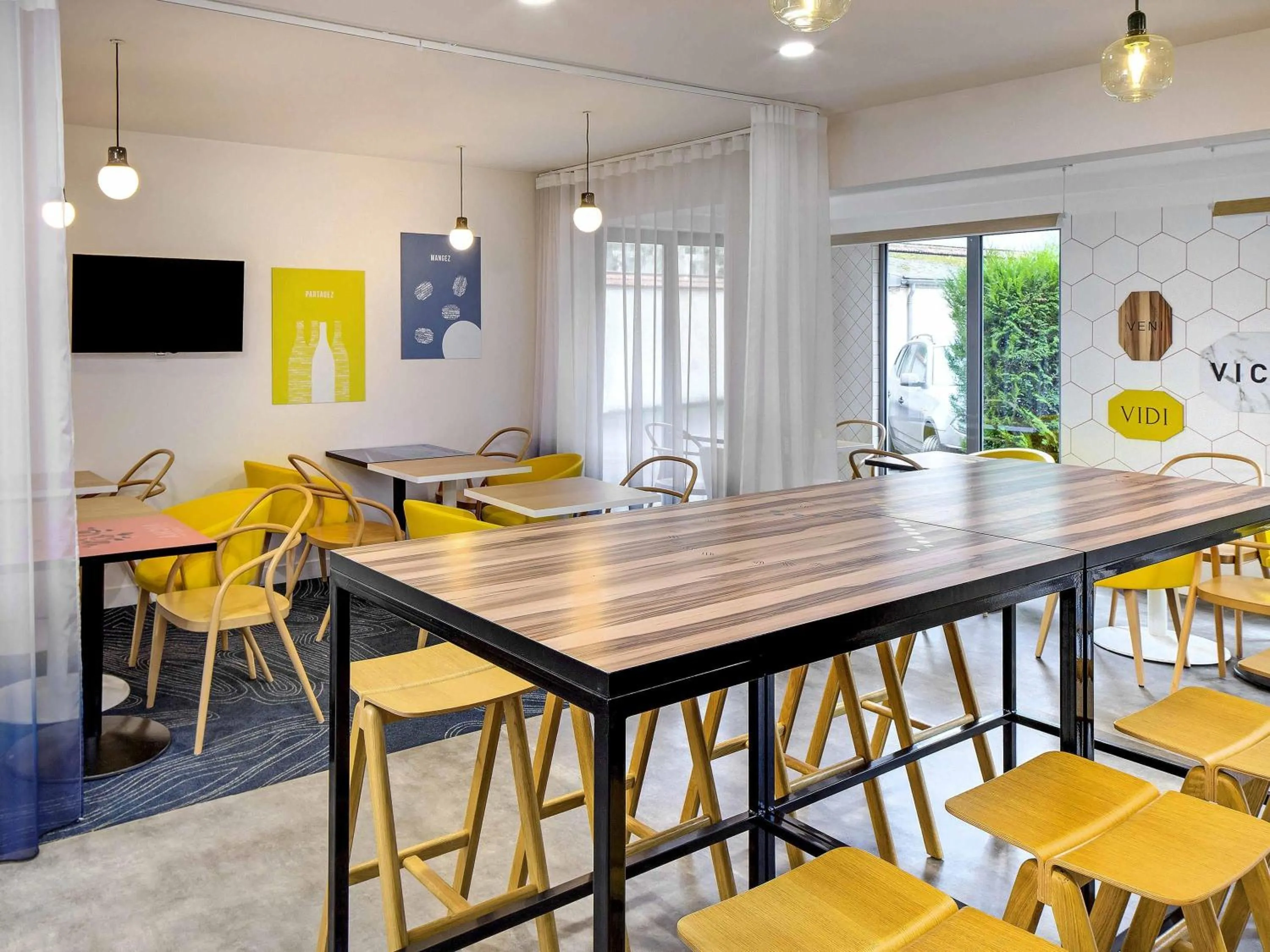 Breakfast in Hôtel ibis Styles Vichy Centre