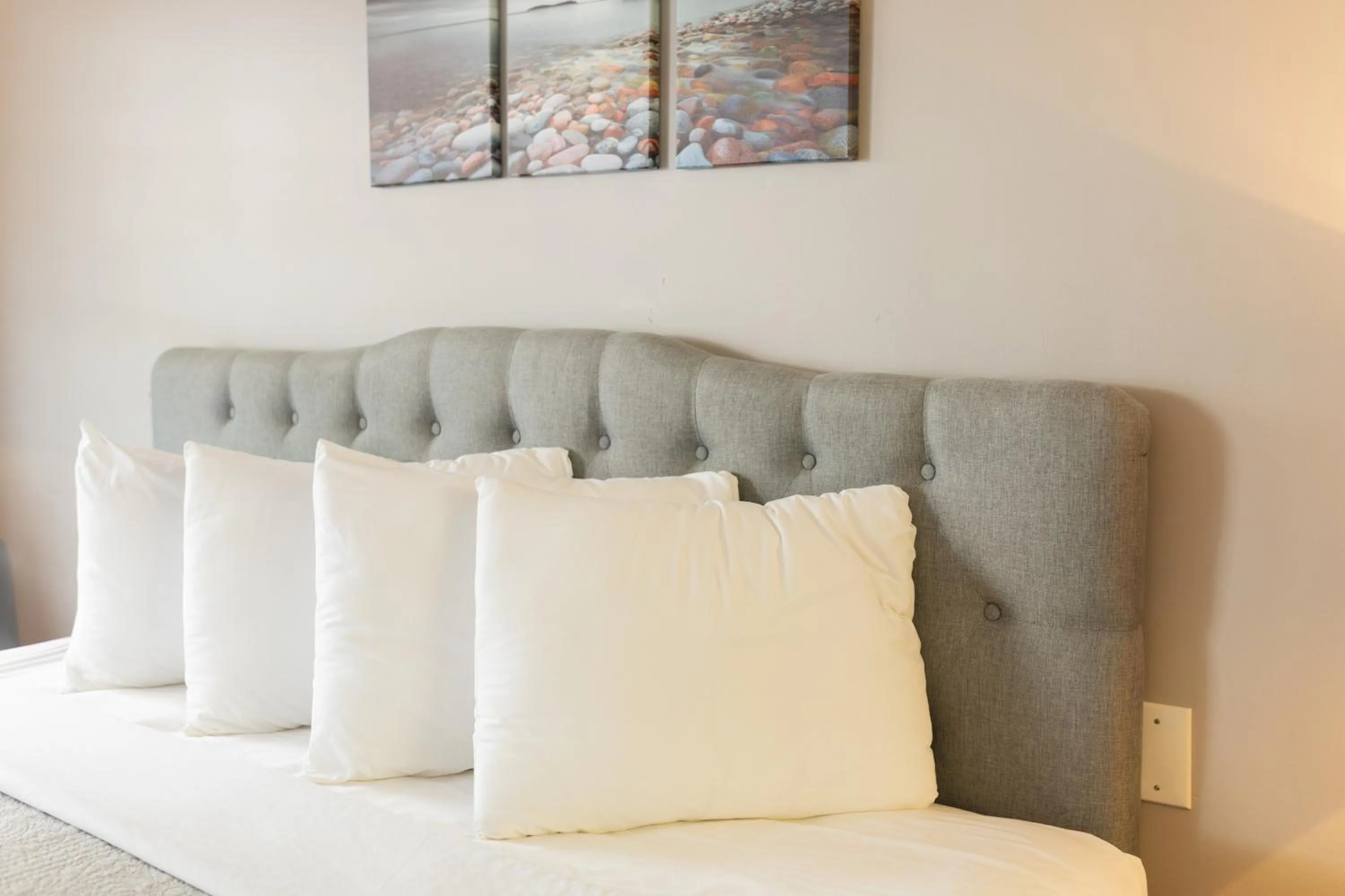 Bed in Admiral Motel