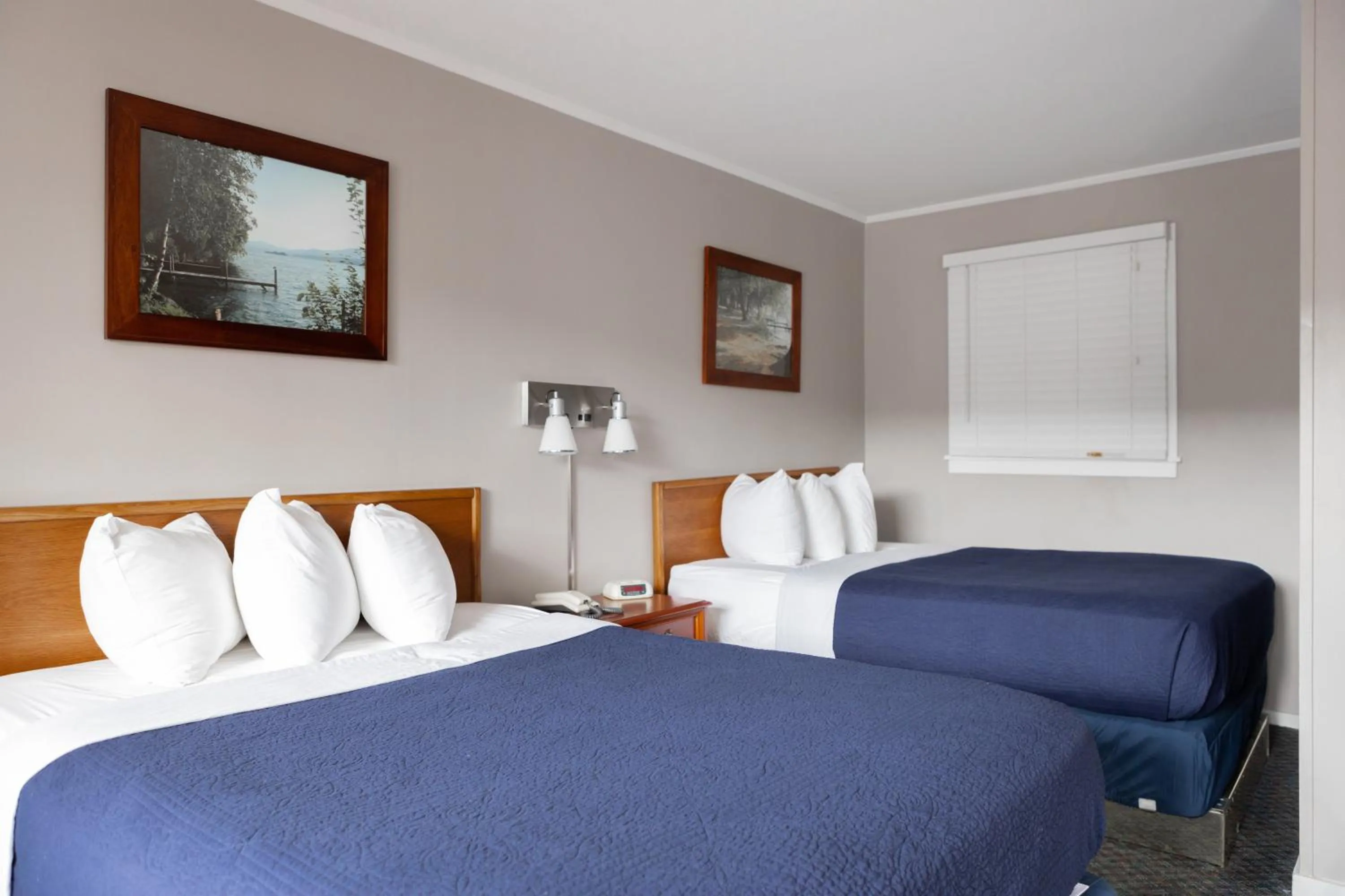 Bed in Admiral Motel