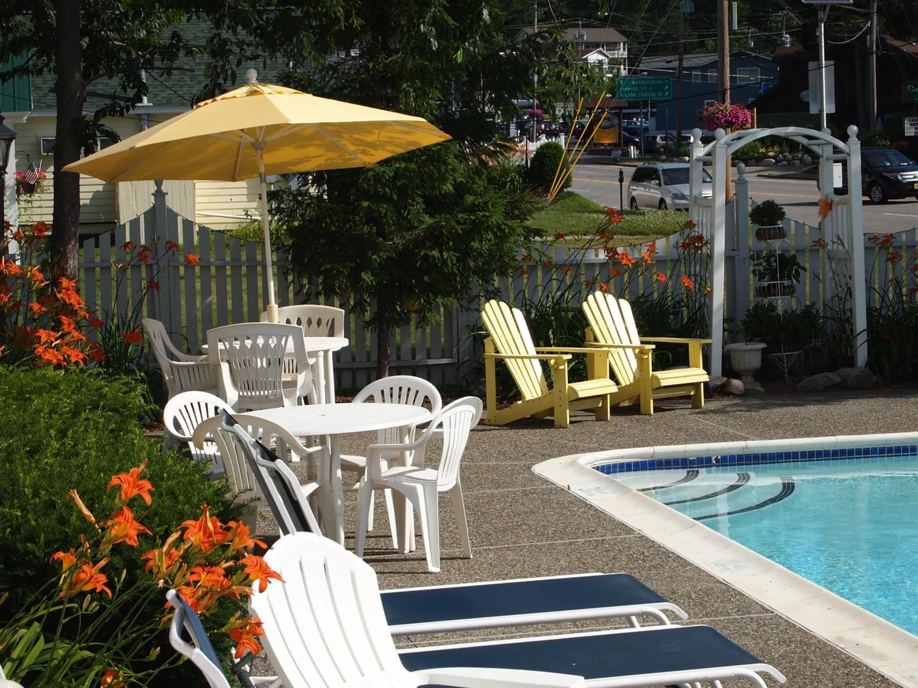 Swimming pool in Admiral Motel
