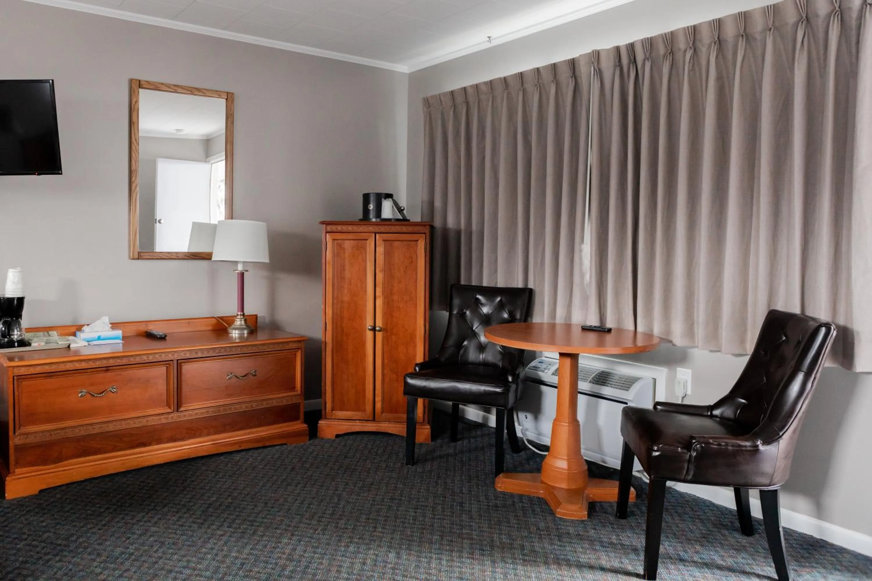 TV and multimedia in Admiral Motel