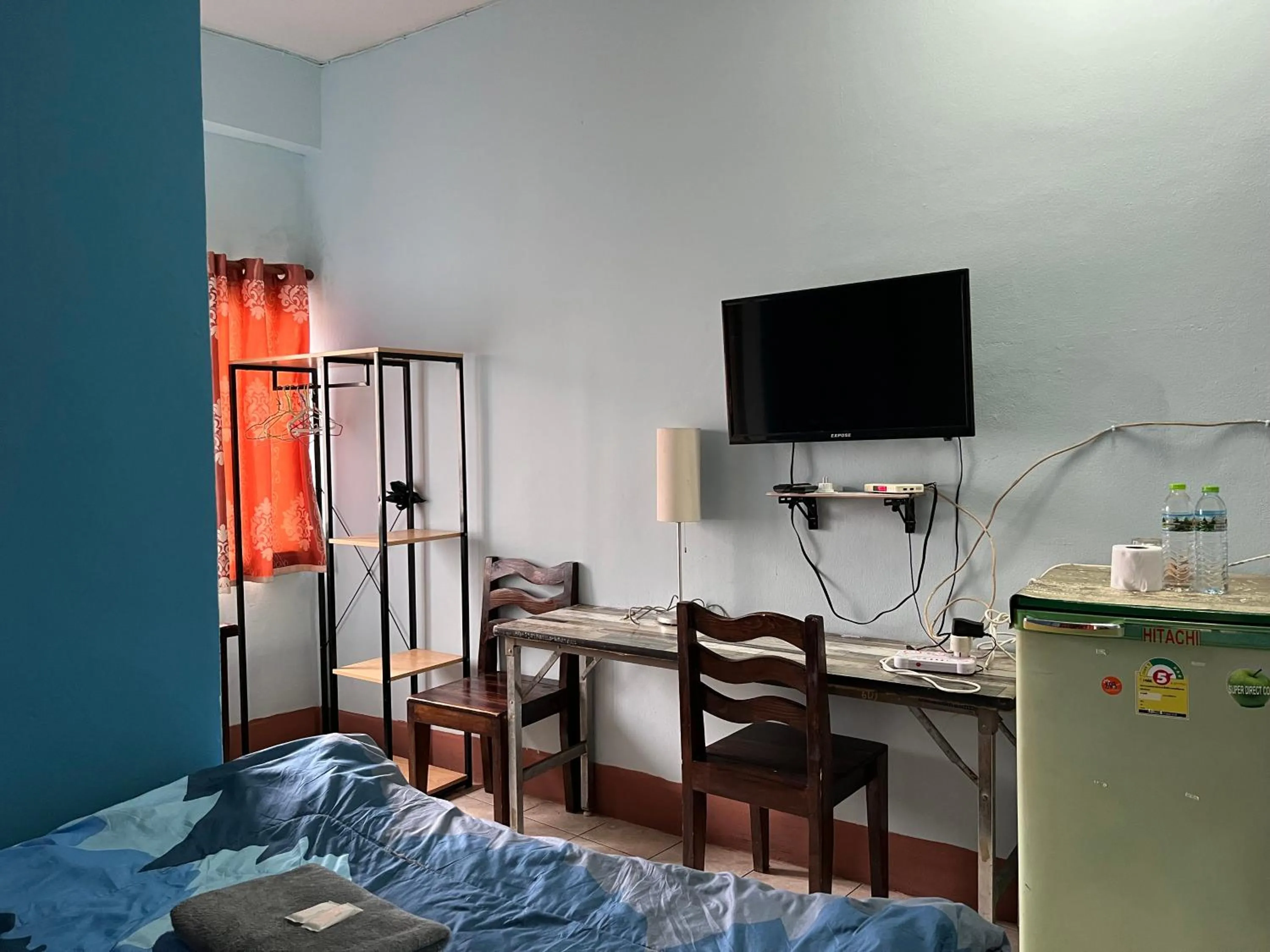Photo of the whole room, Bed in Baan Picha 2