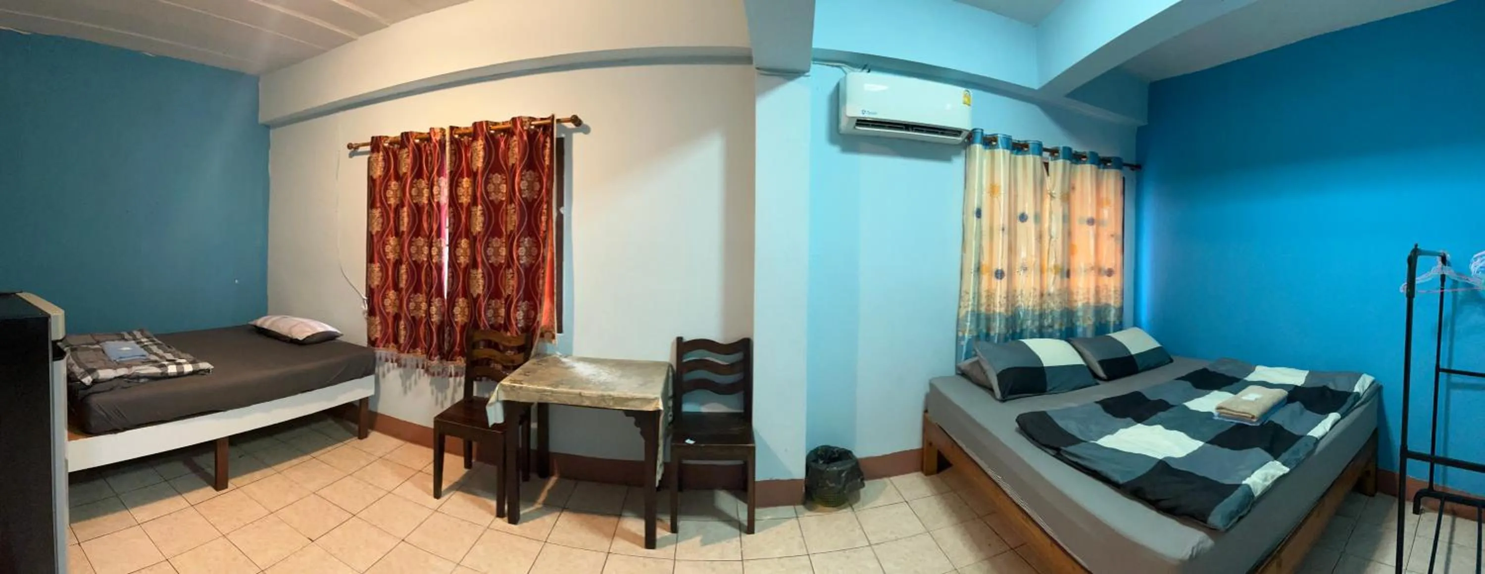 Photo of the whole room, Bed in Baan Picha 2