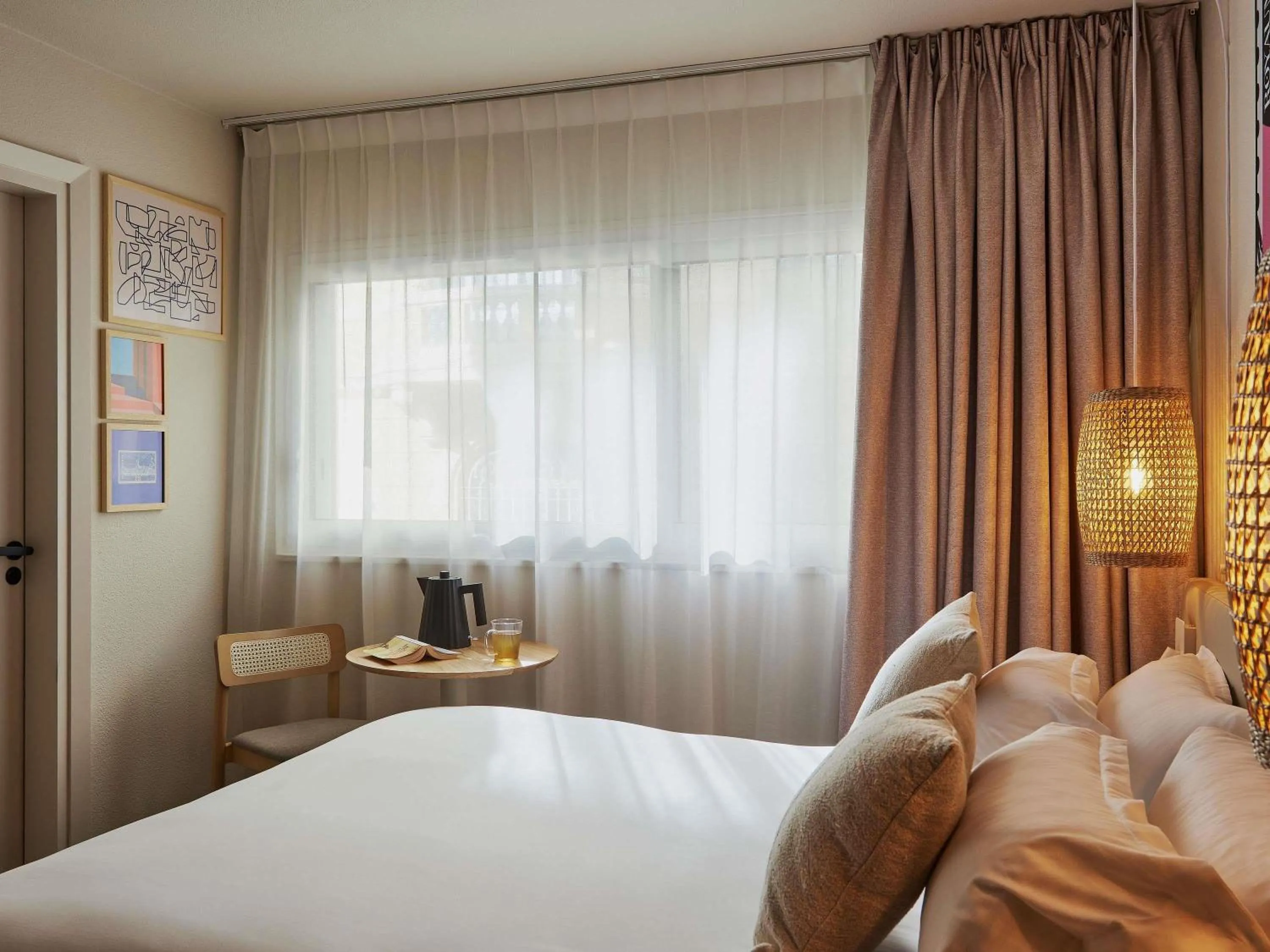 Bedroom, Bed in Mercure Saint Raphael Centre Plage