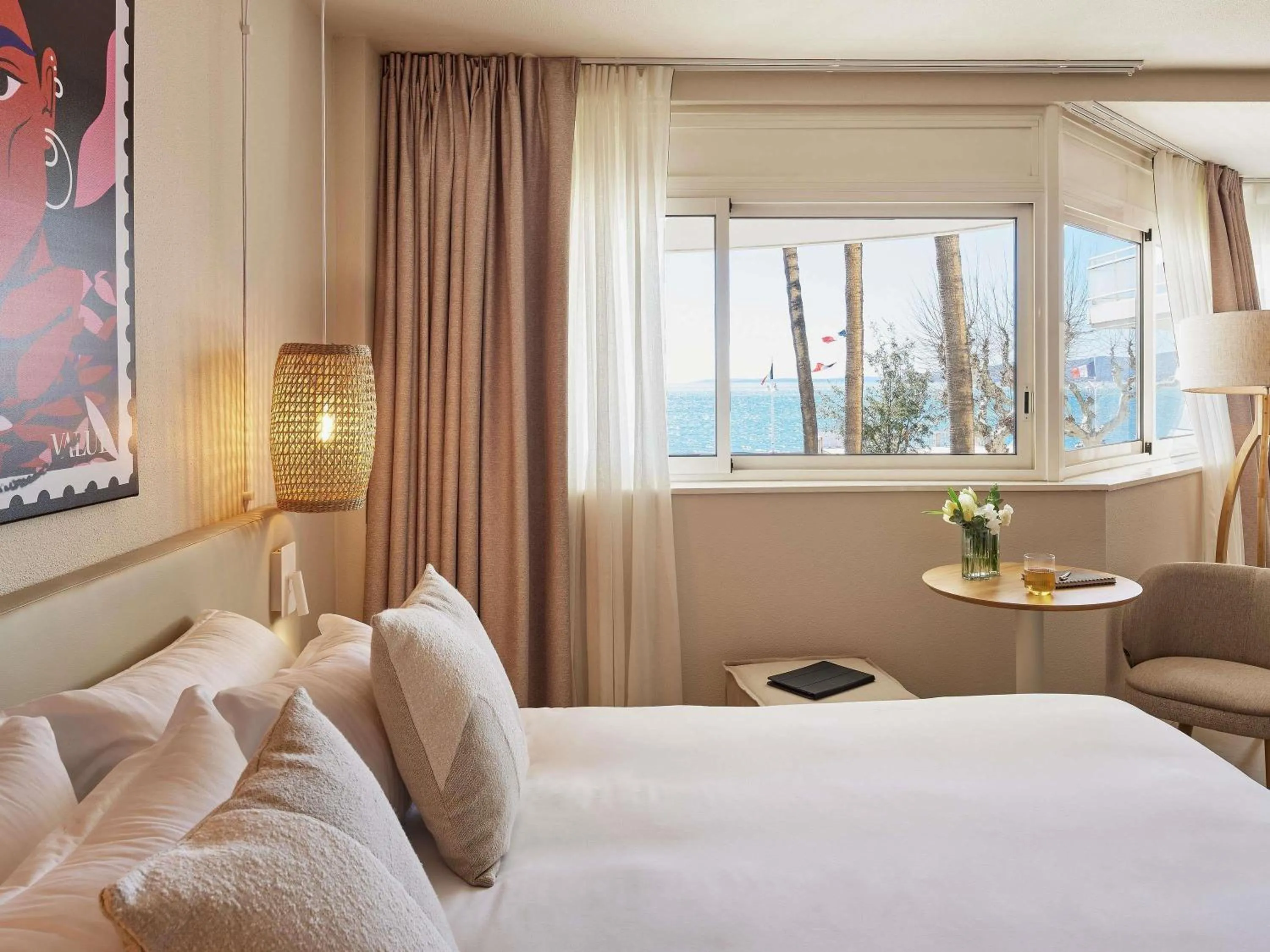 Bedroom, Bed in Mercure Saint Raphael Centre Plage
