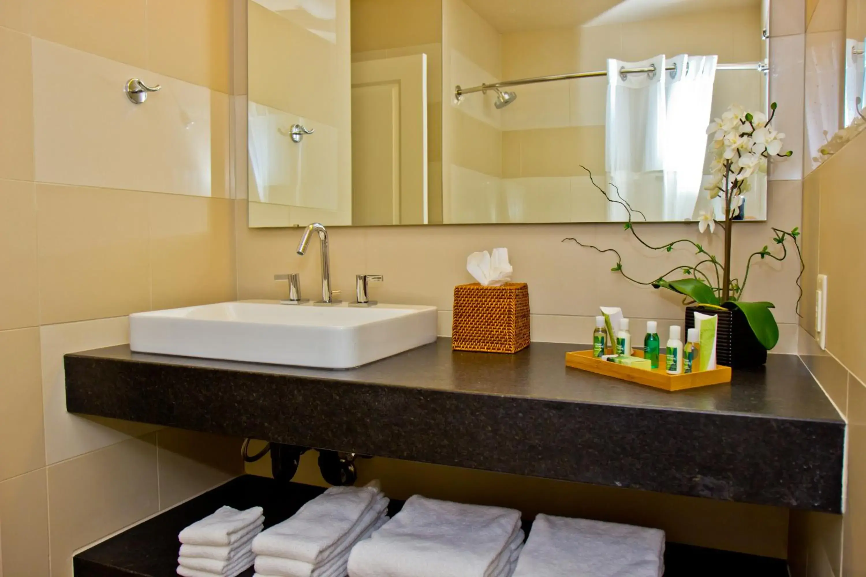 Deluxe King Room in Inn On The Cliff Deluxe King Room in Inn On The Cliff