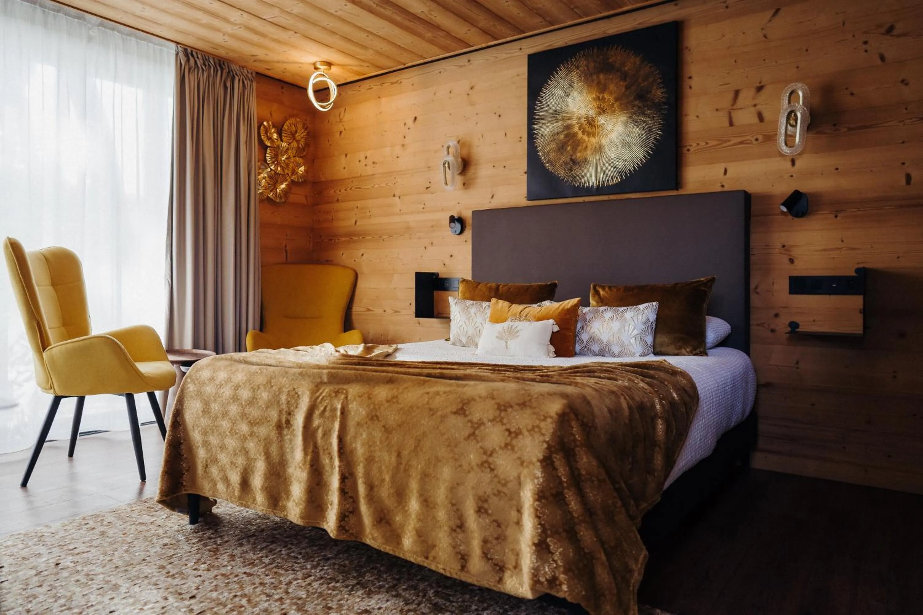 Bed in Le Confidentiel Hôtel & SPA