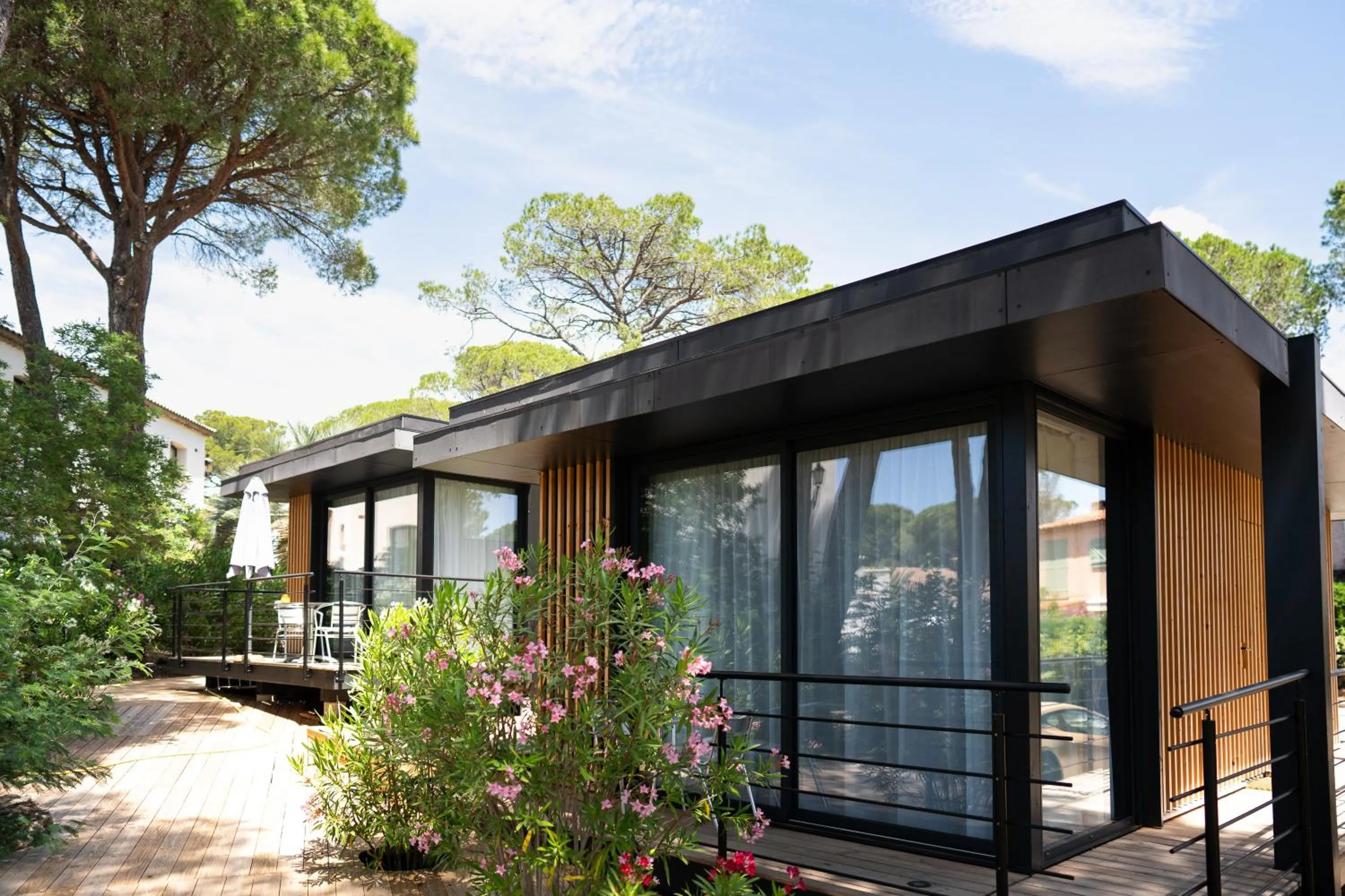 Facade/entrance in Le Confidentiel Hôtel & SPA