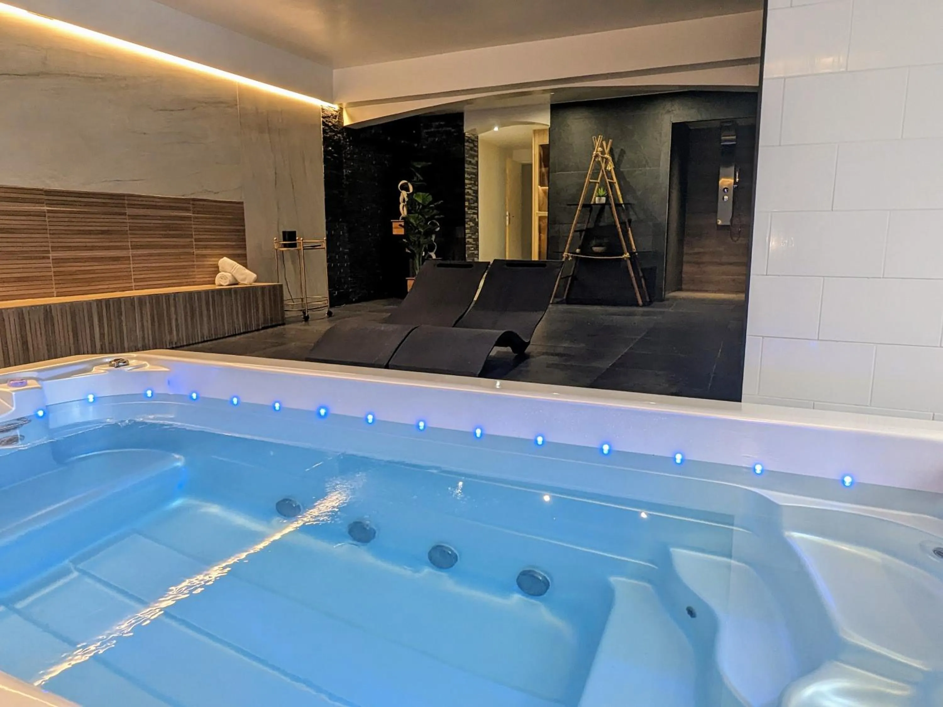 Sauna in Le Confidentiel Hôtel & SPA