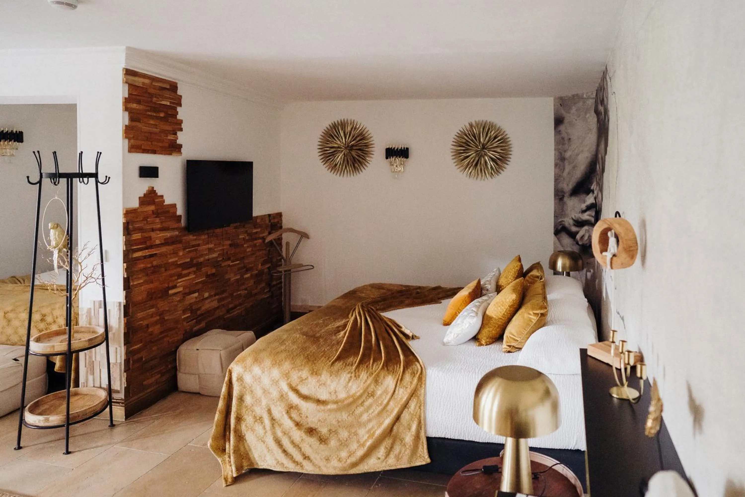 Photo of the whole room in Le Confidentiel Hôtel & SPA