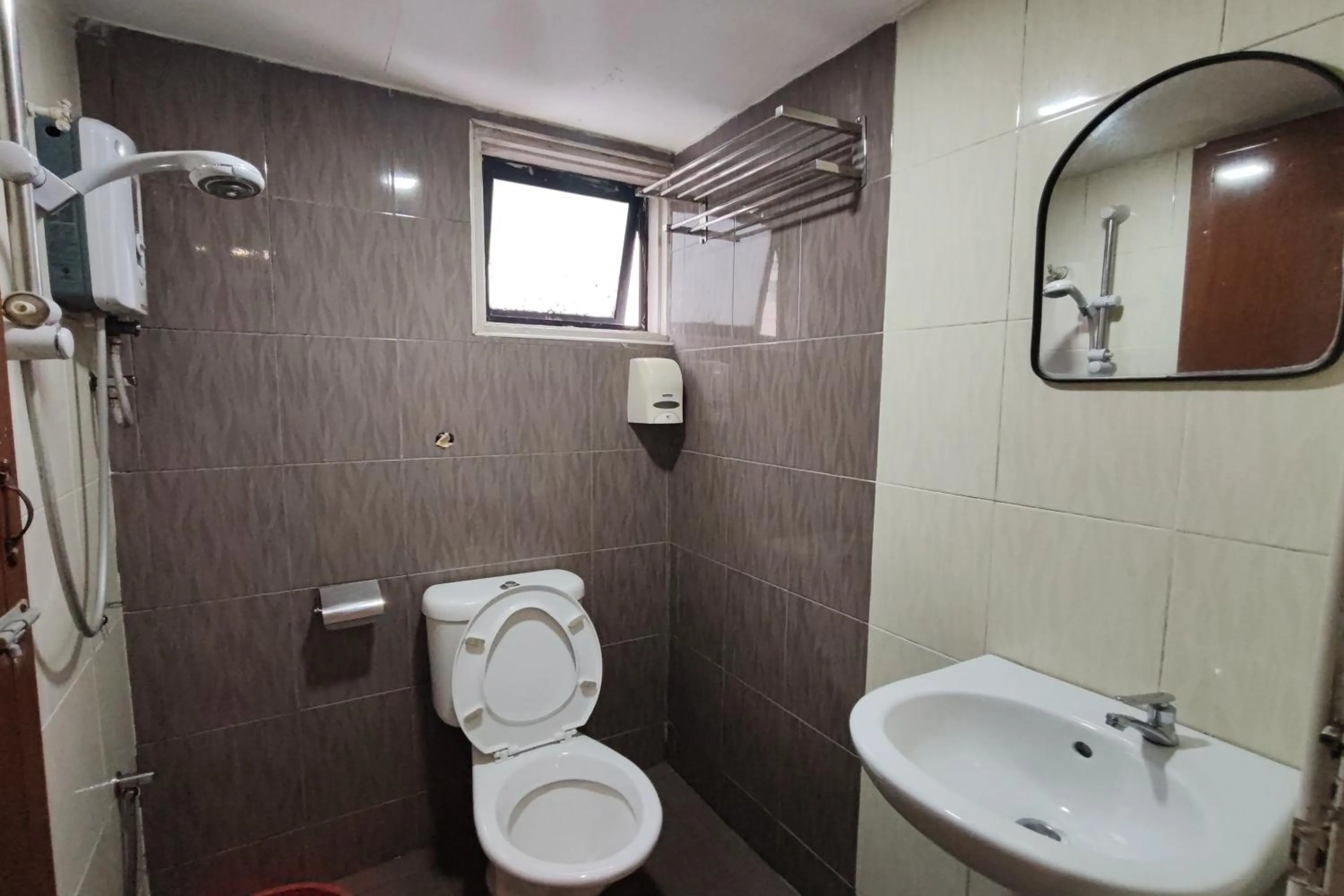 Shower in Heaven Mountain Hill Hotel 1 Cameron Highlands