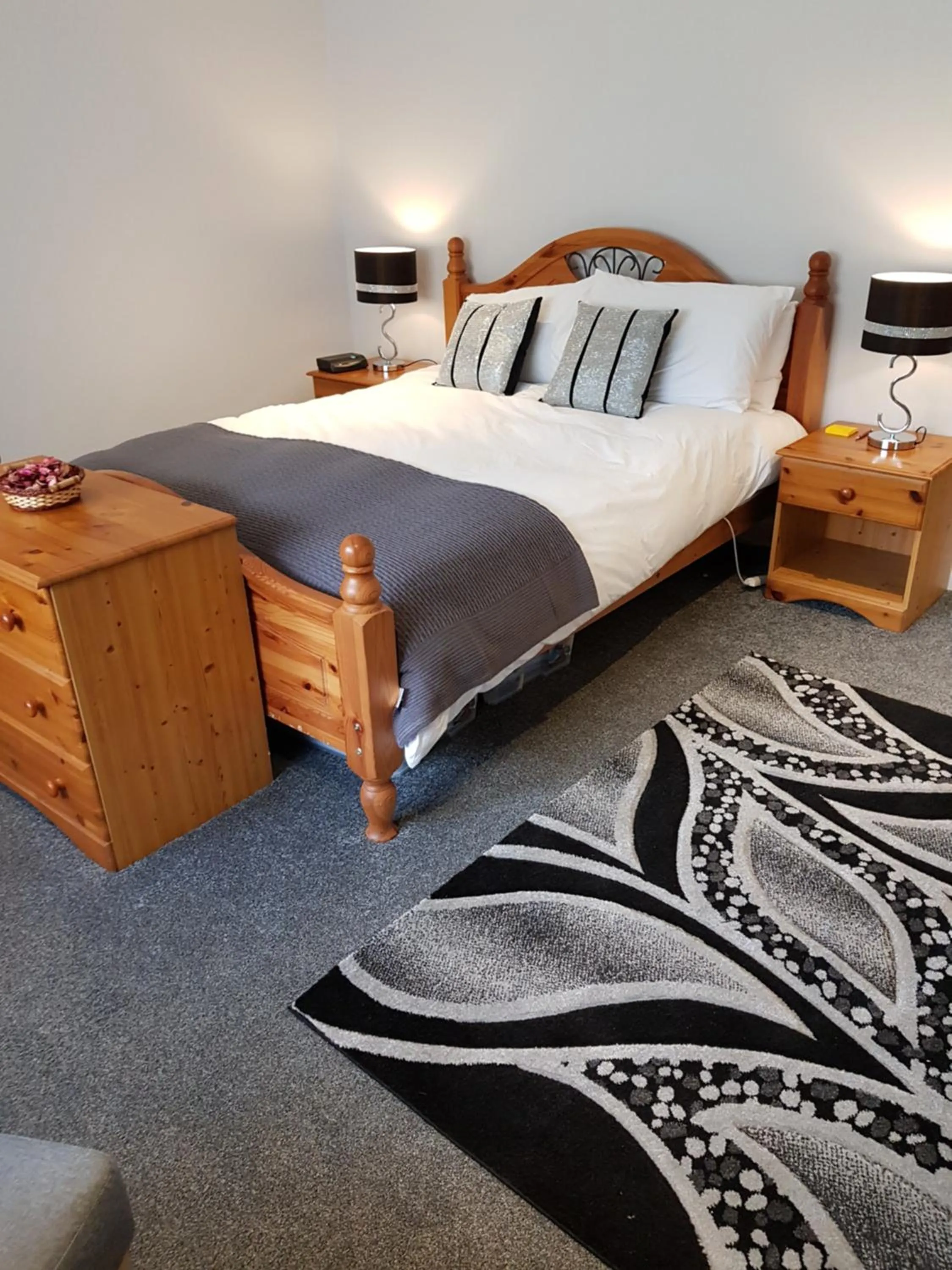 Photo of the whole room, Bed in Delny Muir House