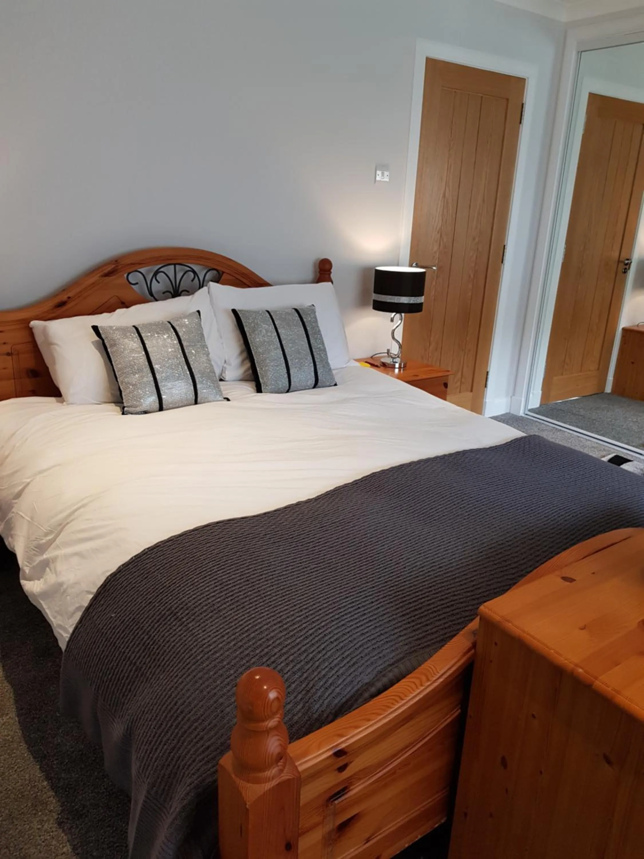 Photo of the whole room, Bed in Delny Muir House