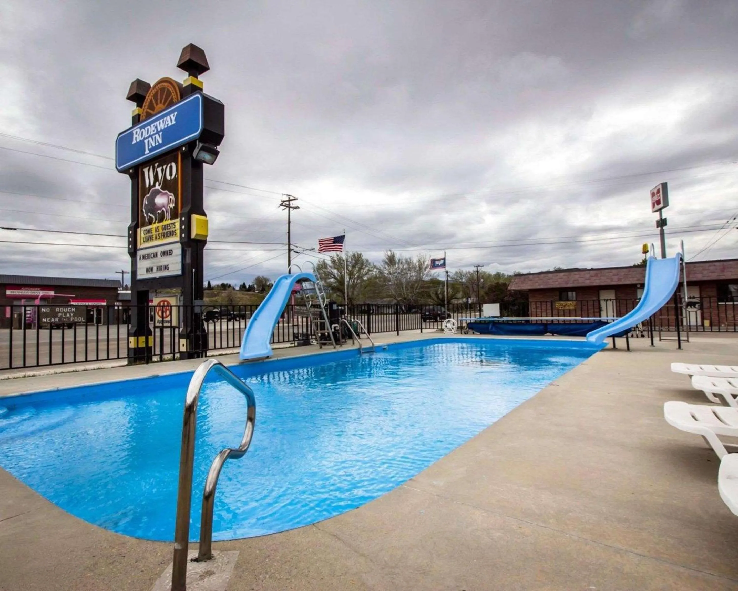 Swimming pool in Rodeway Inn Buffalo